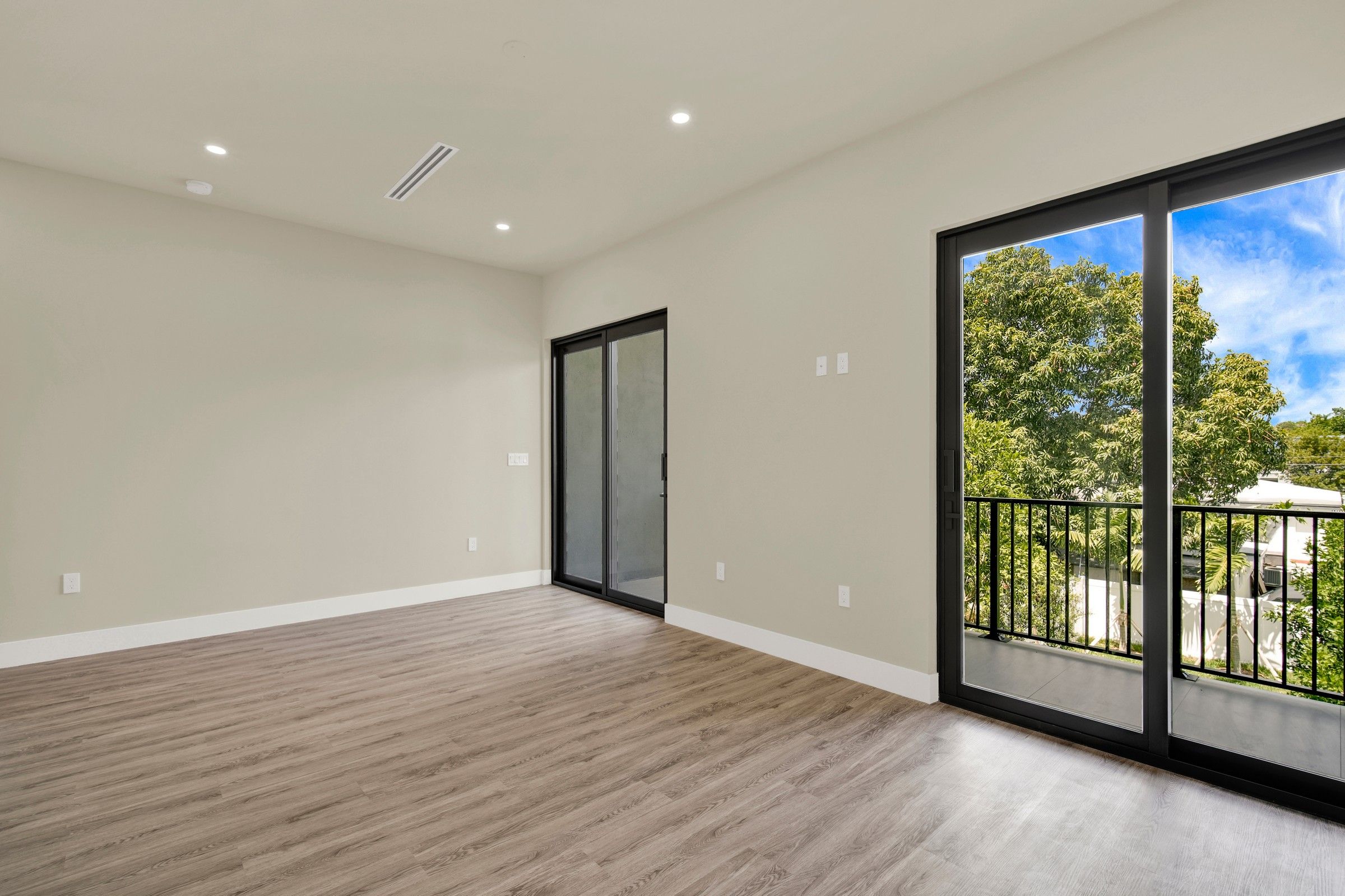 2889 SW 35th Avenue Miami FL 33133