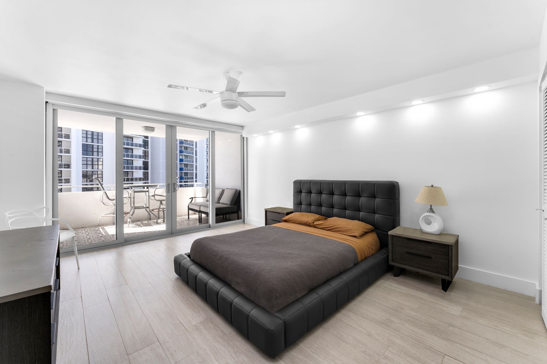 11 Island Avenue Miami Beach FL 33139