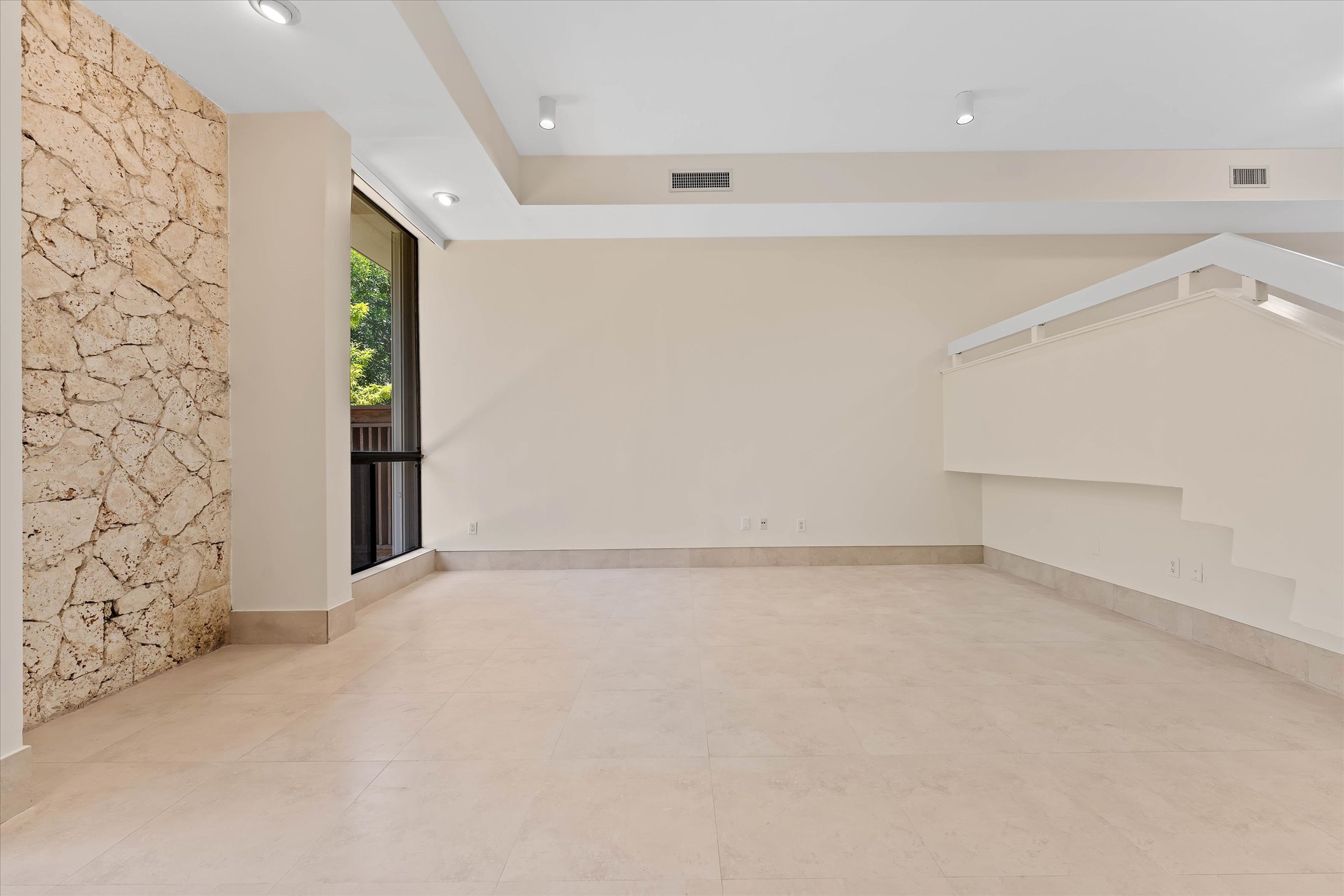 2525 NE 135th Street North Miami FL 33181