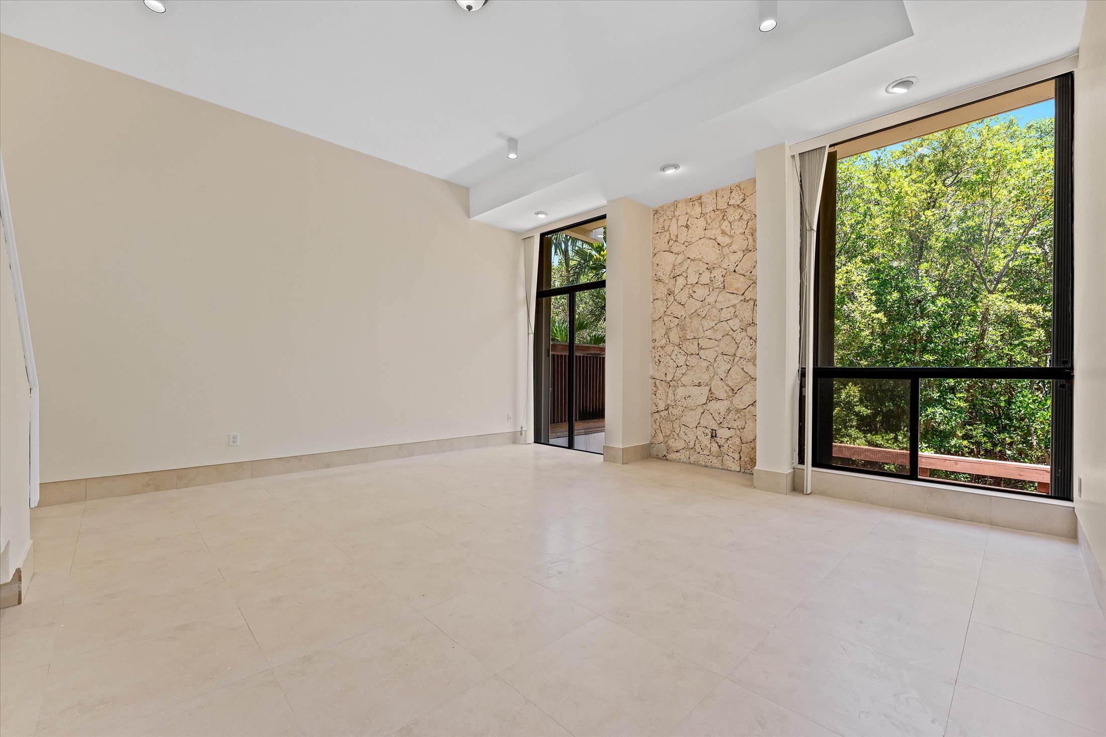 2525 NE 135th Street North Miami FL 33181