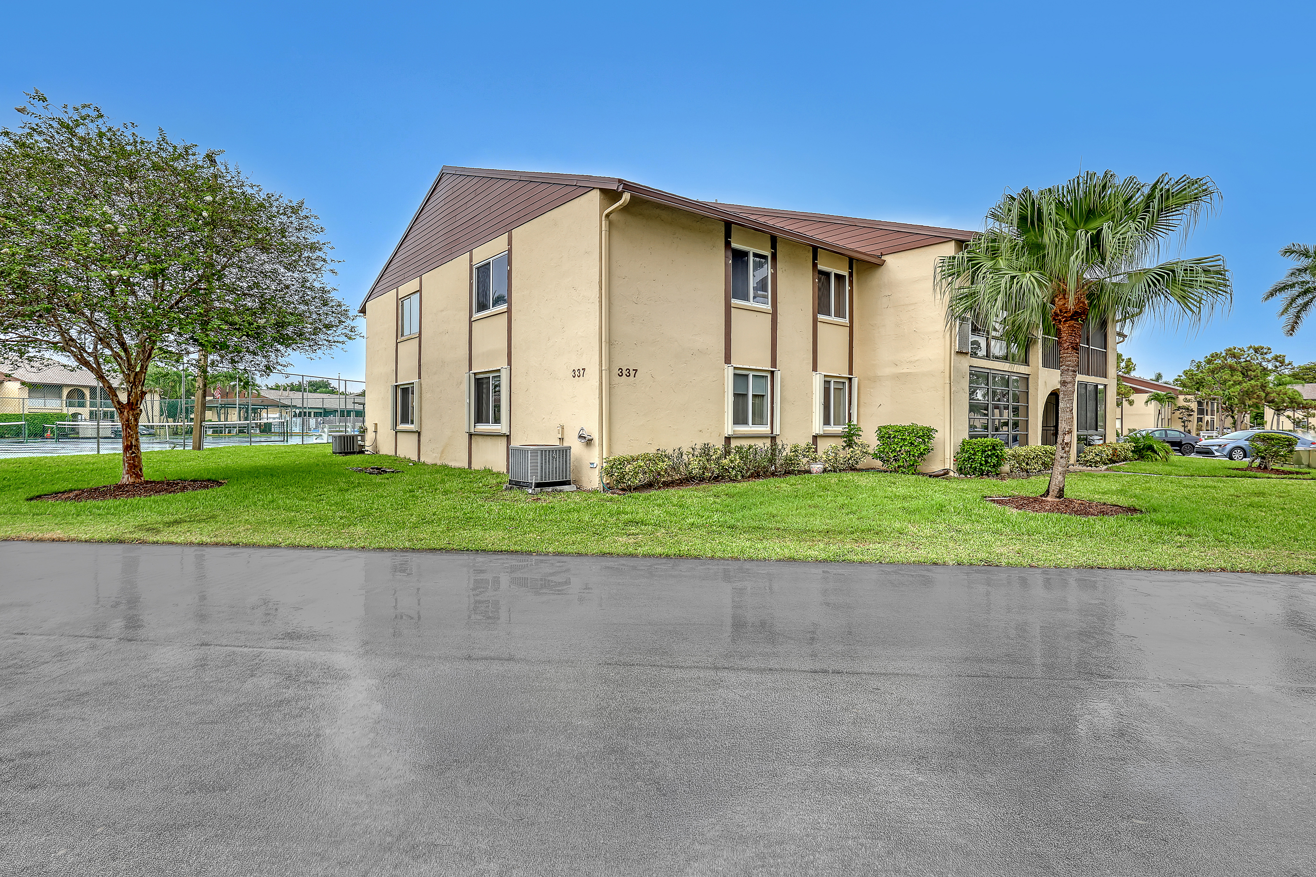 337 Pine Ridge Circle Greenacres FL 33463