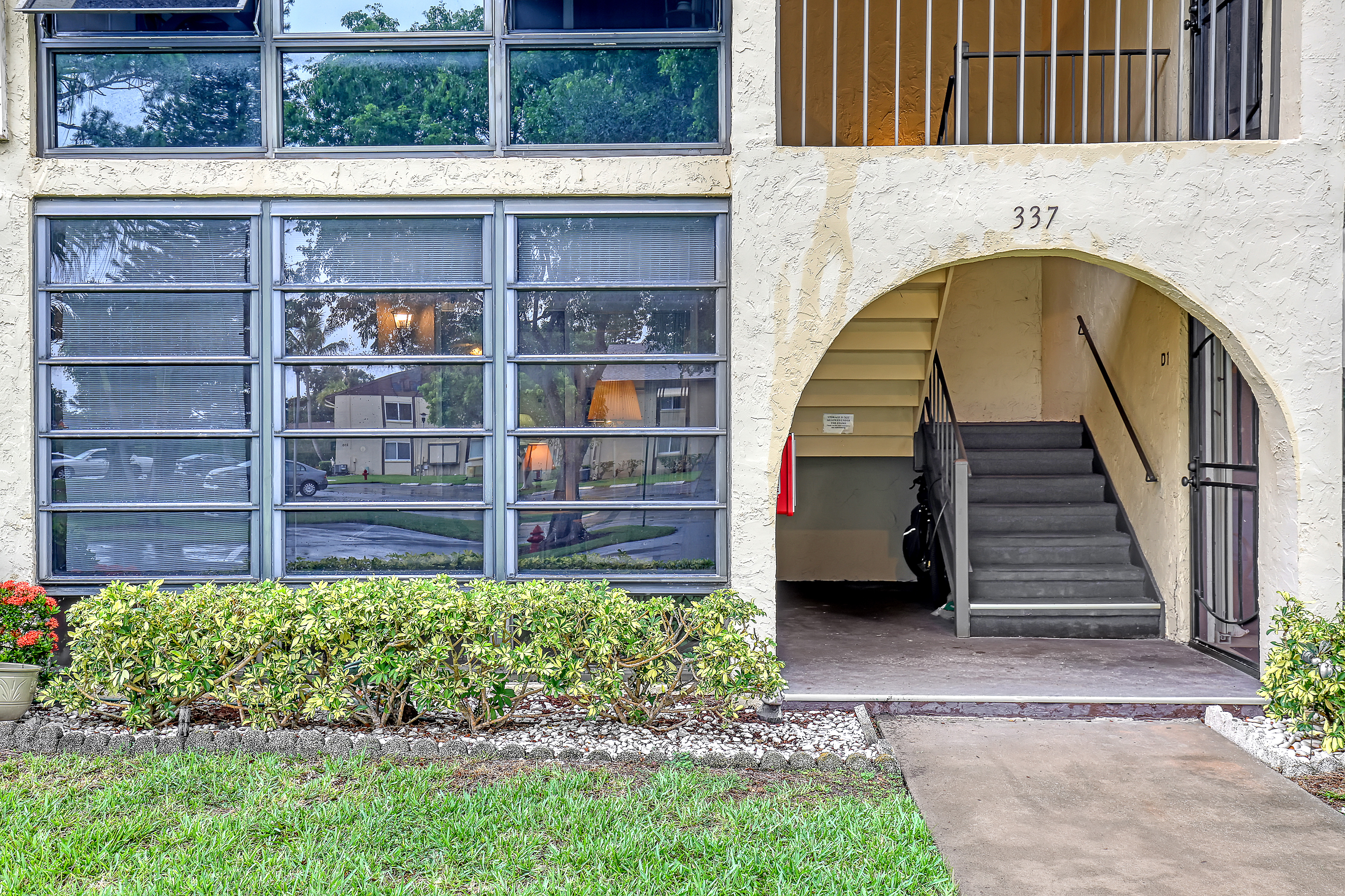 337 Pine Ridge Circle Greenacres FL 33463