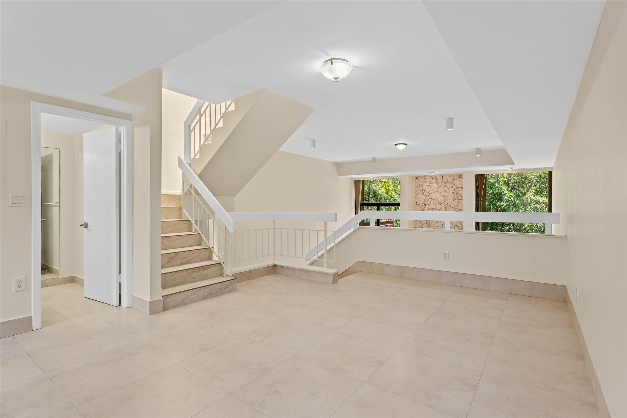 2525 NE 135th Street North Miami FL 33181