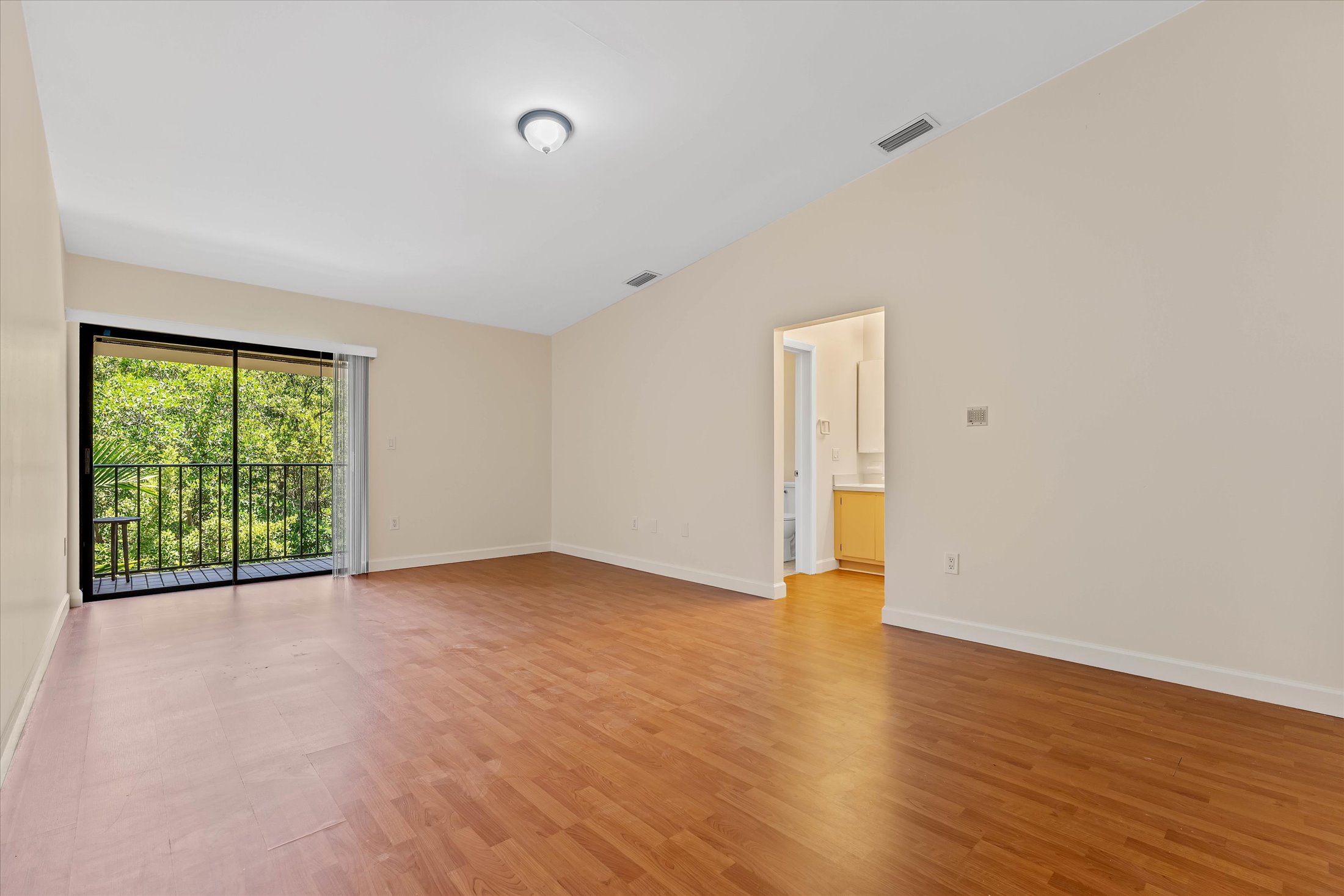 2525 NE 135th Street North Miami FL 33181