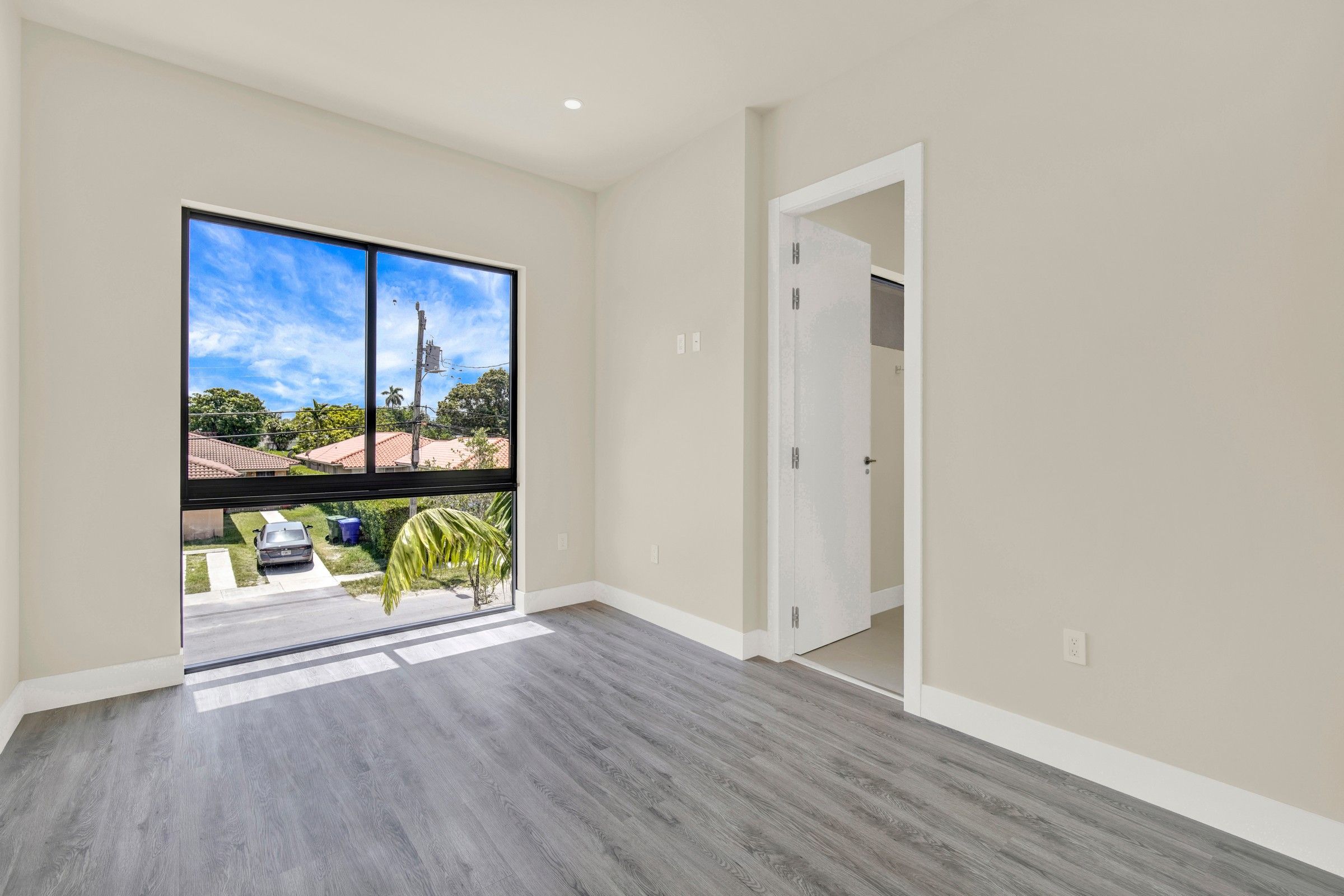 2889 SW 35 Avenue Miami FL 33133