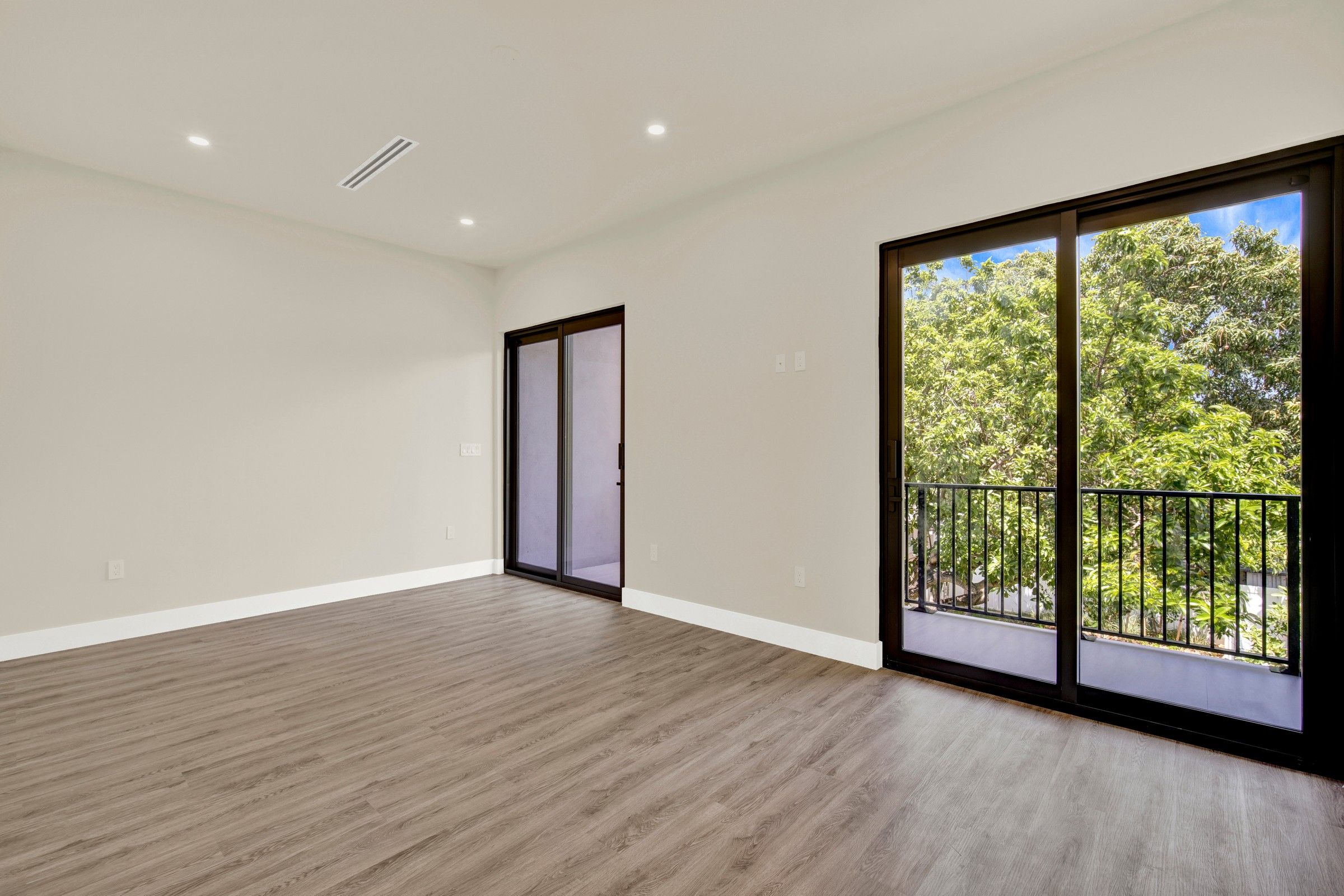 2889 SW 35 Avenue Miami FL 33133