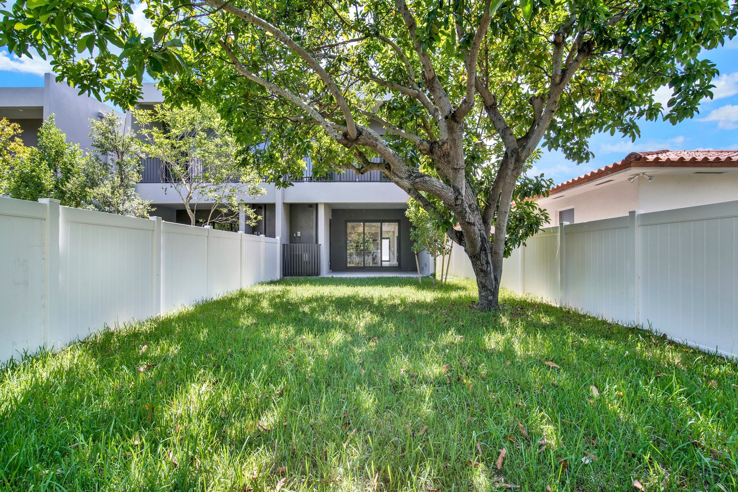2889 SW 35 Avenue Miami FL 33133