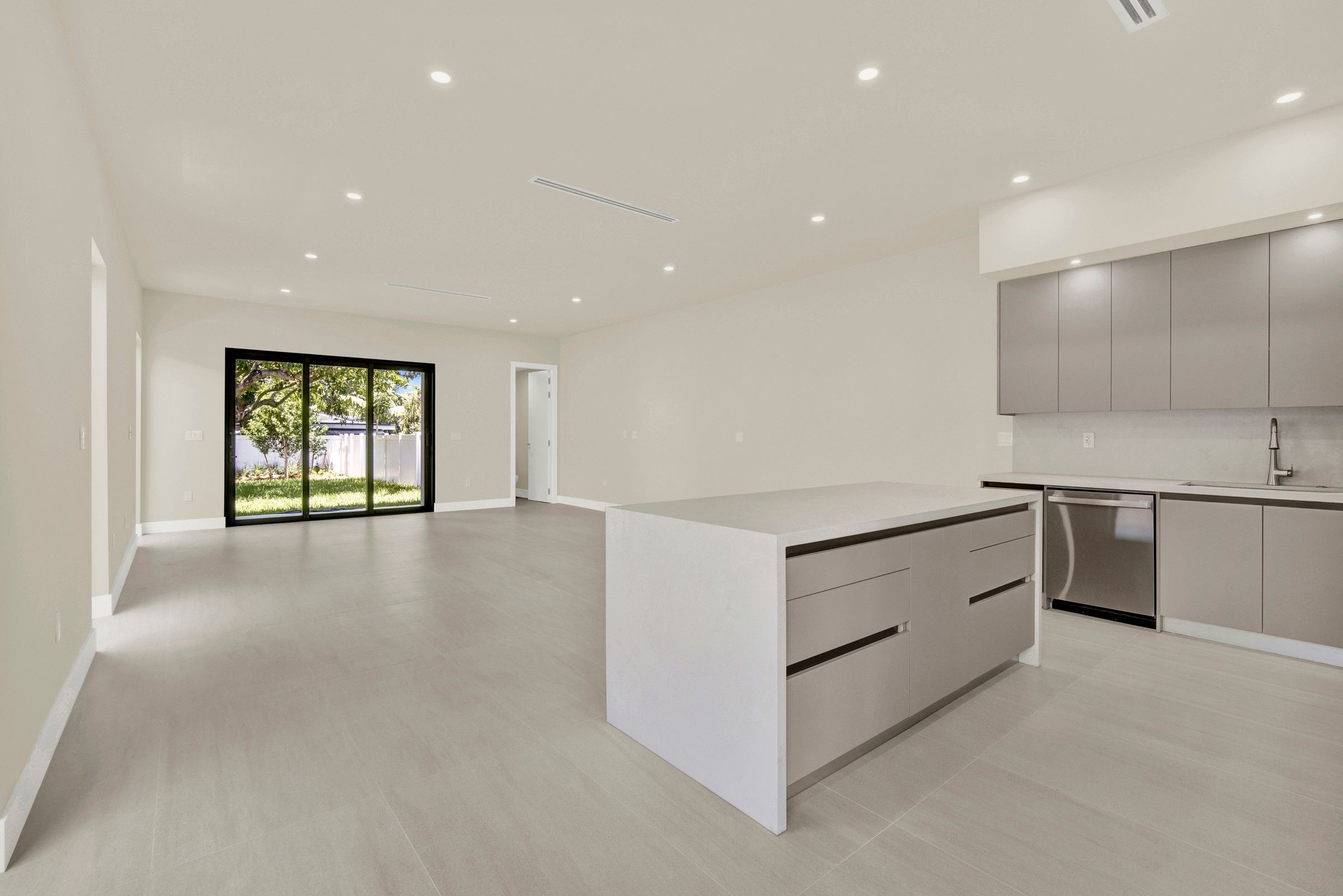 2889 SW 35 Avenue Miami FL 33133