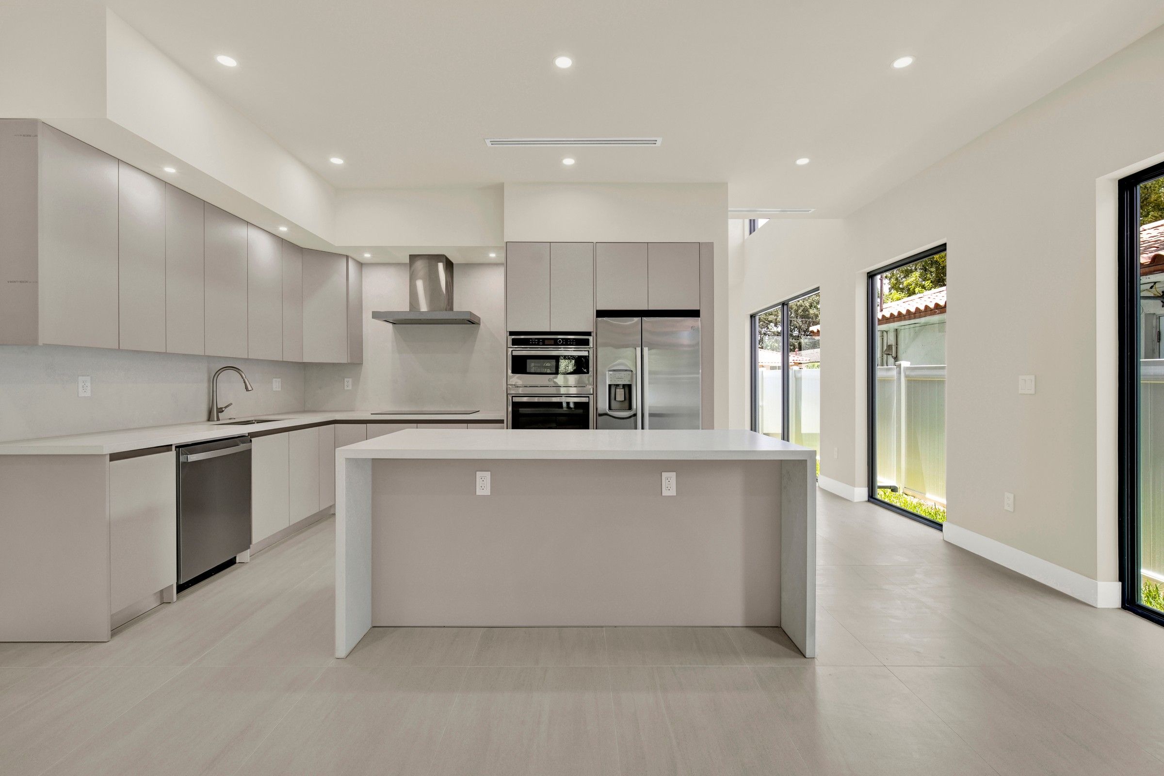 2889 SW 35 Avenue Miami FL 33133