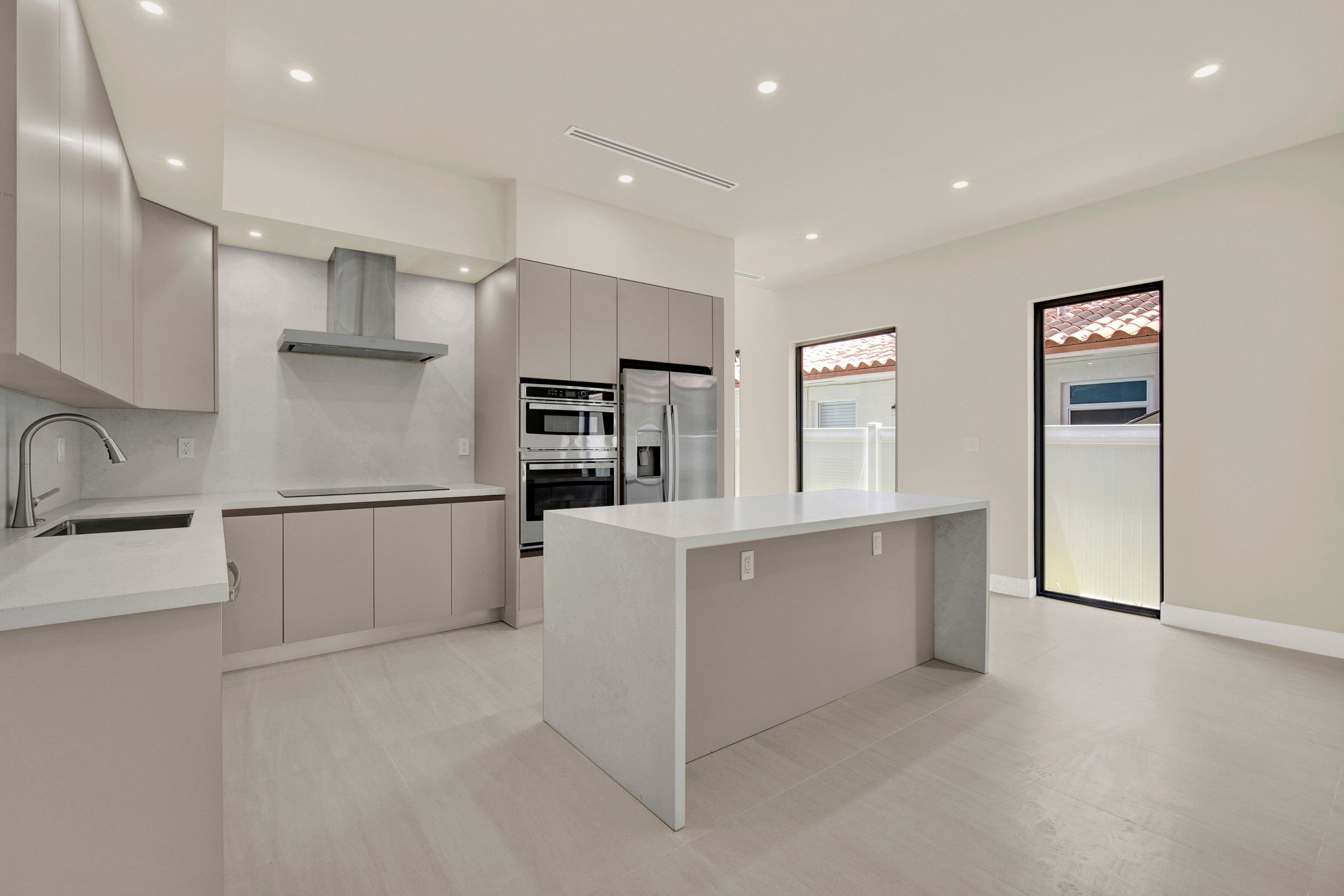 2889 SW 35 Avenue Miami FL 33133
