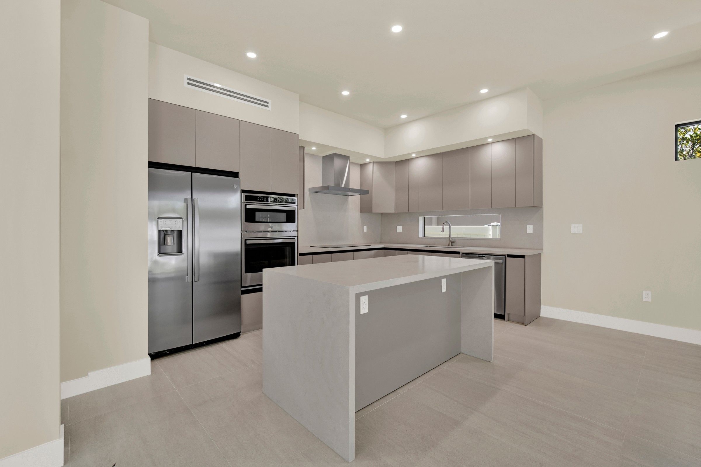 3437 SW 29th Street Miami FL 33133