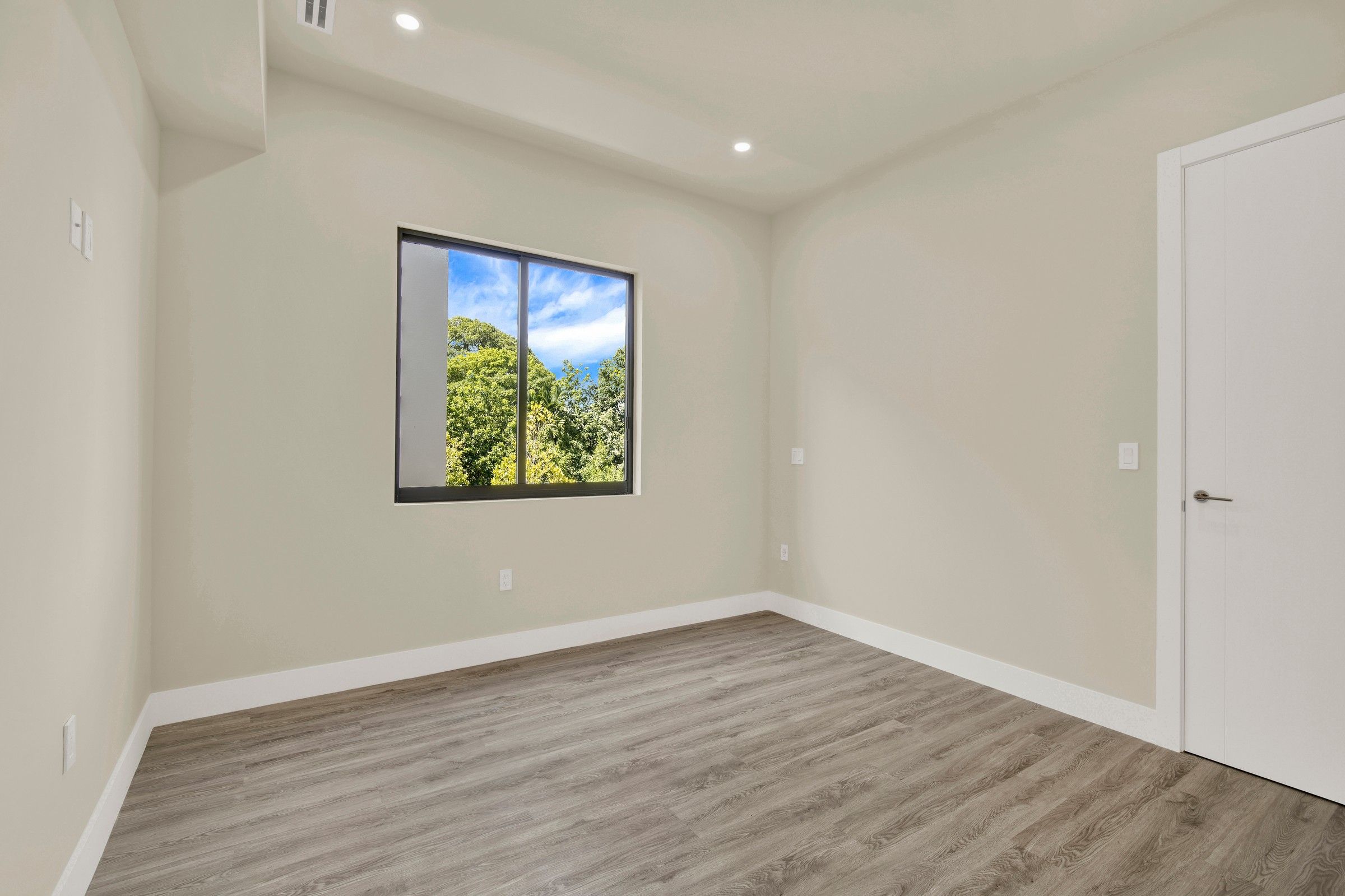 3437 SW 29th Street Miami FL 33133