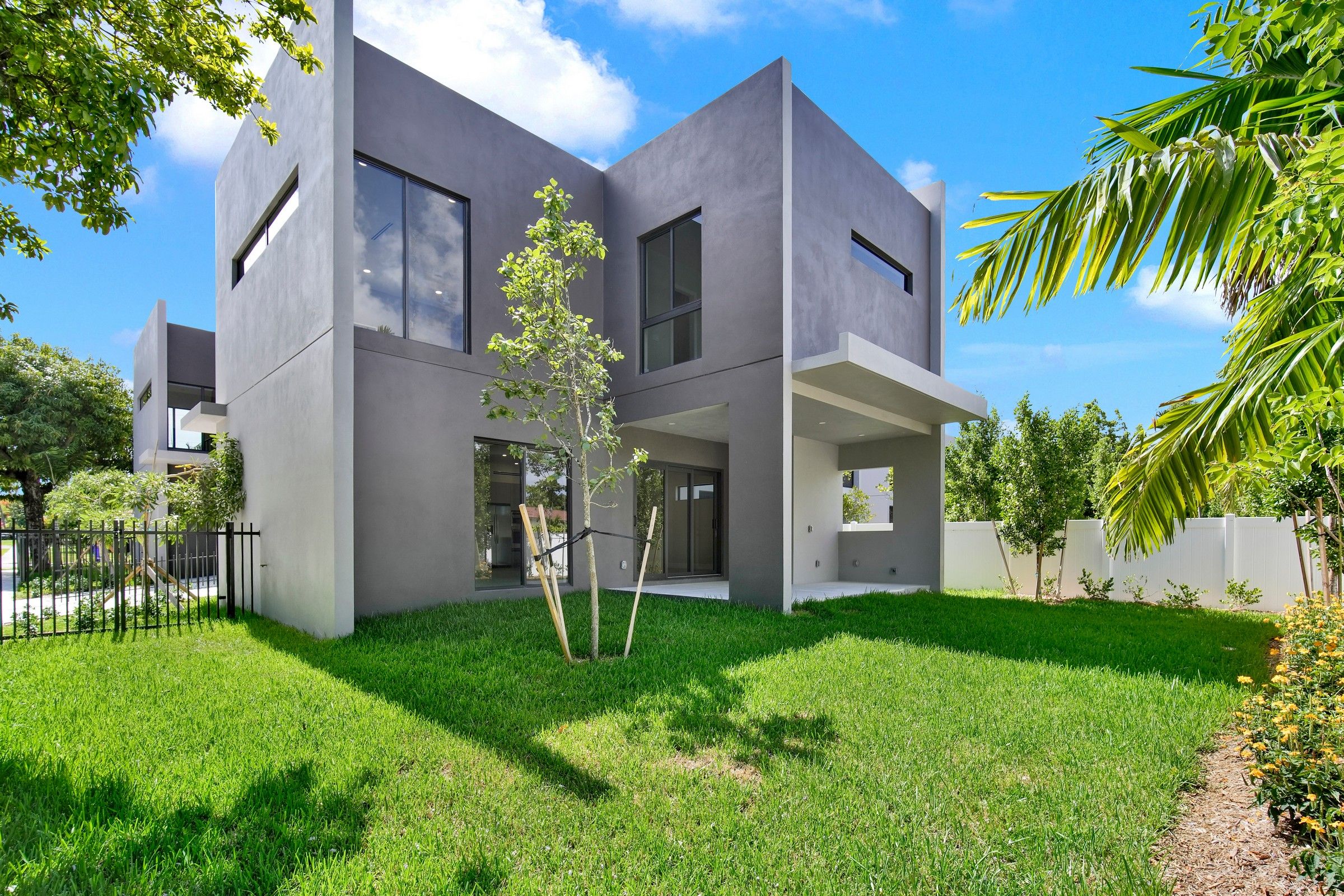 3437 SW 29th Street Miami FL 33133