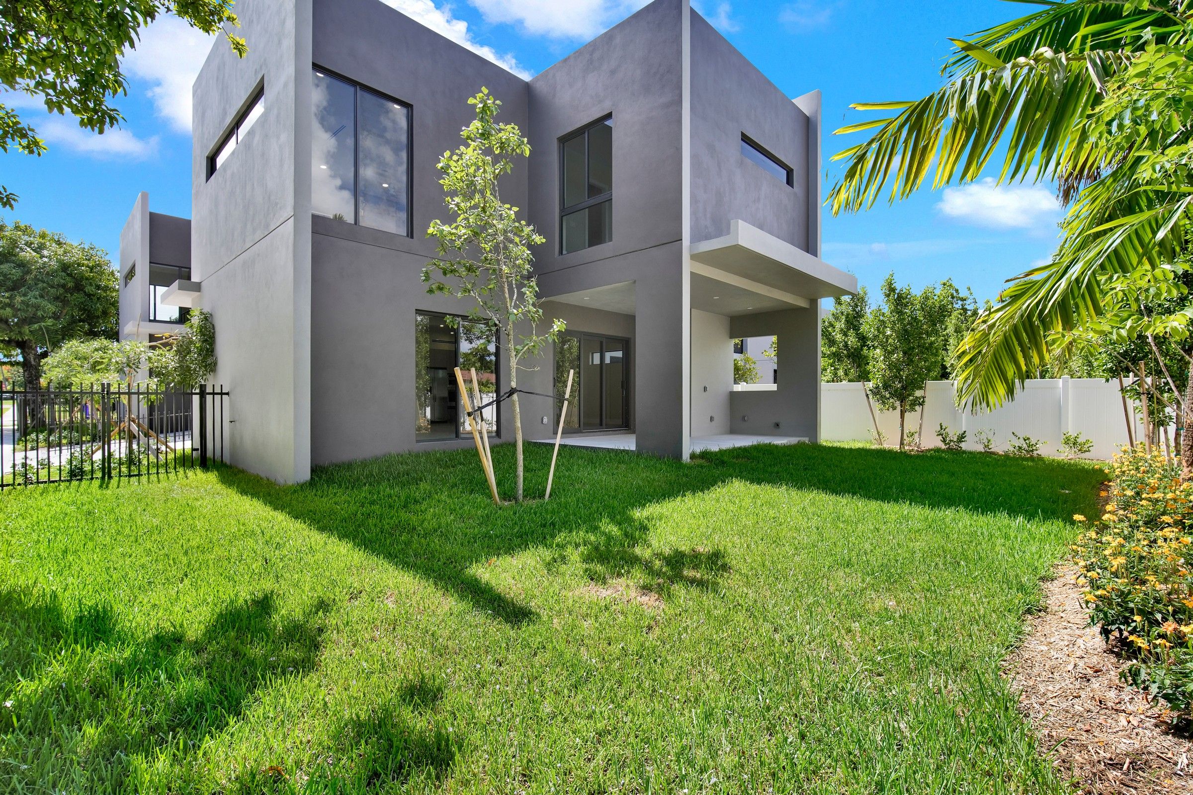 3437 SW 29th Street Miami FL 33133