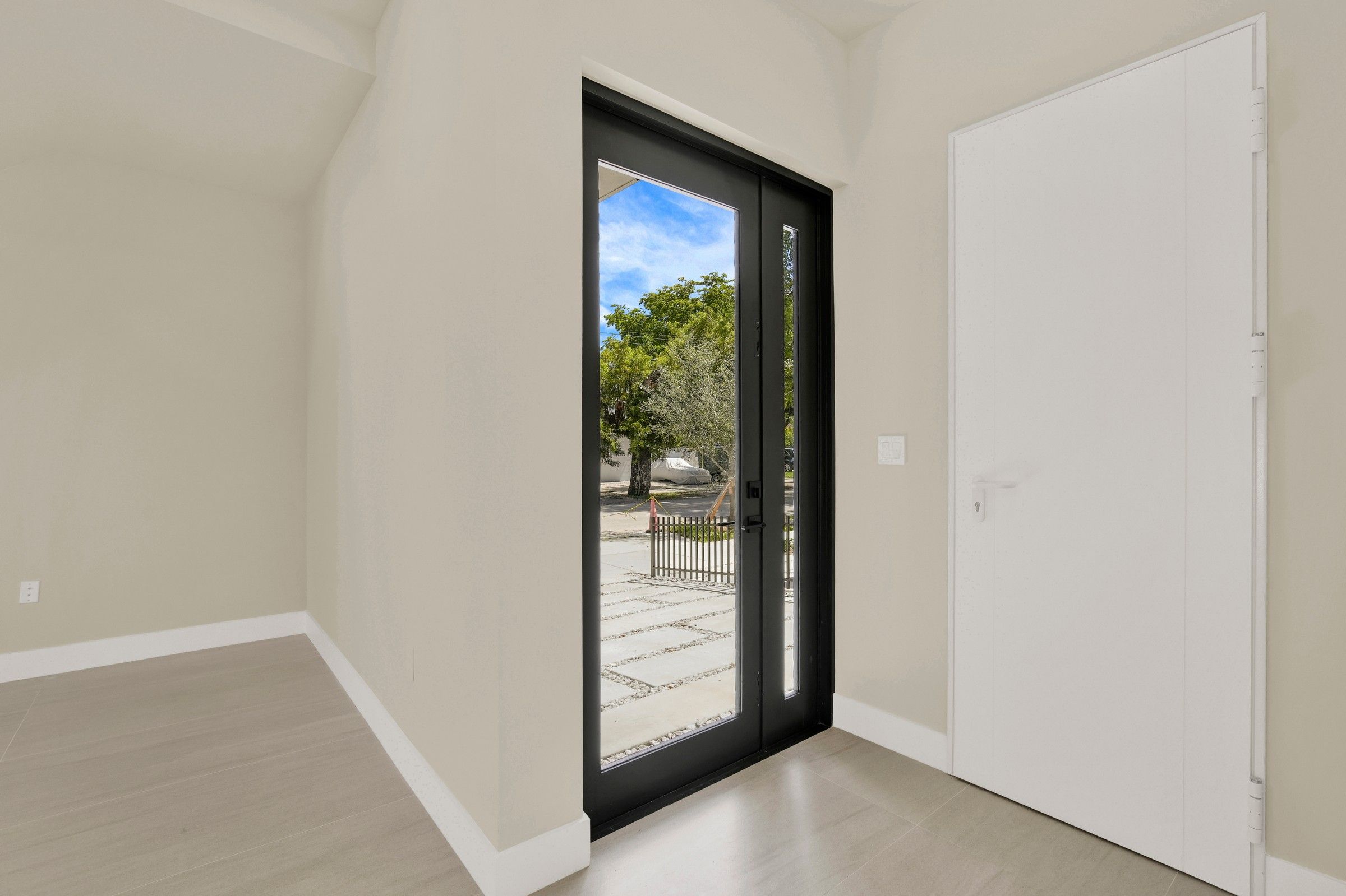 3437 SW 29th Street Miami FL 33133