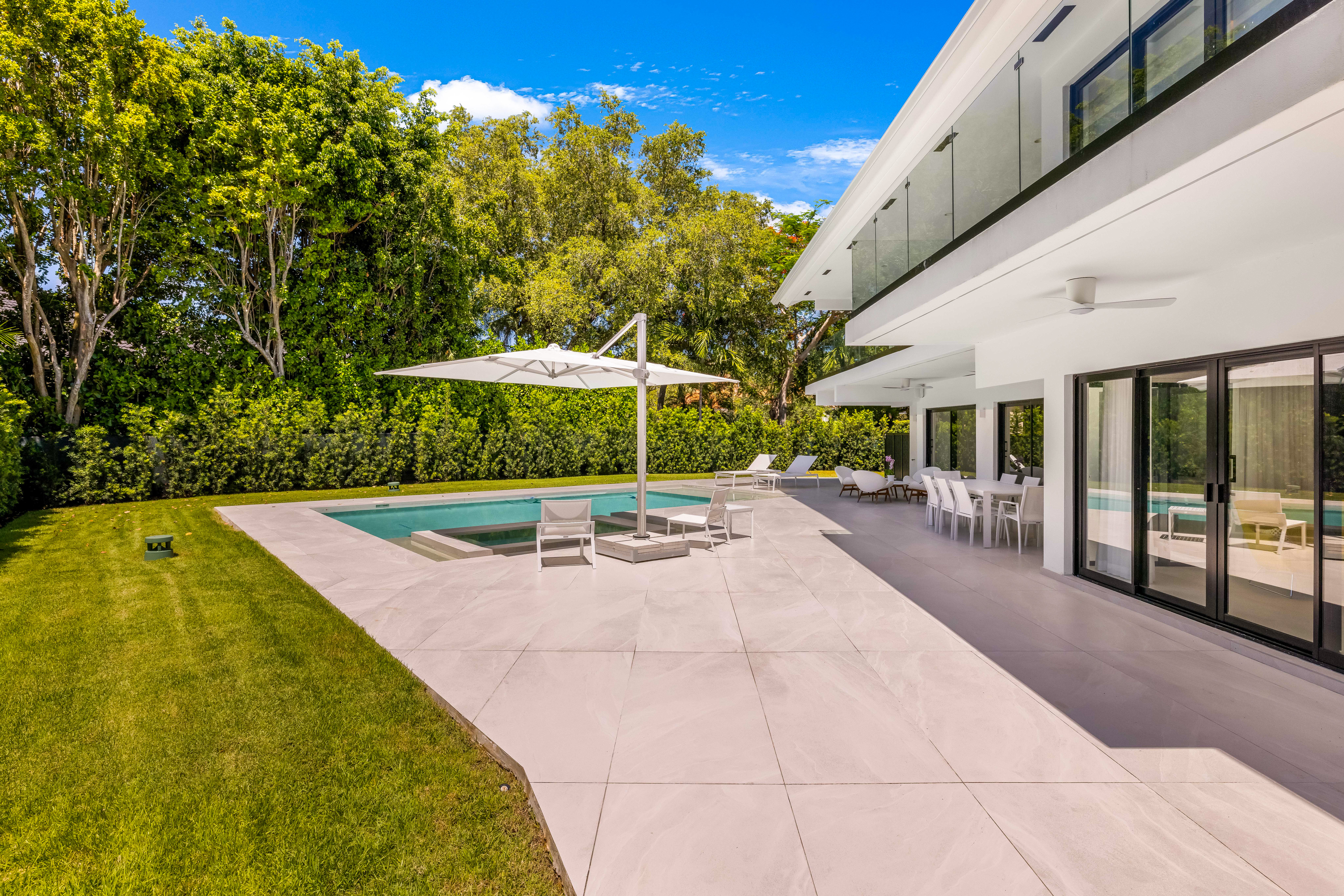 7180 E Lago Drive Coral Gables FL 33143