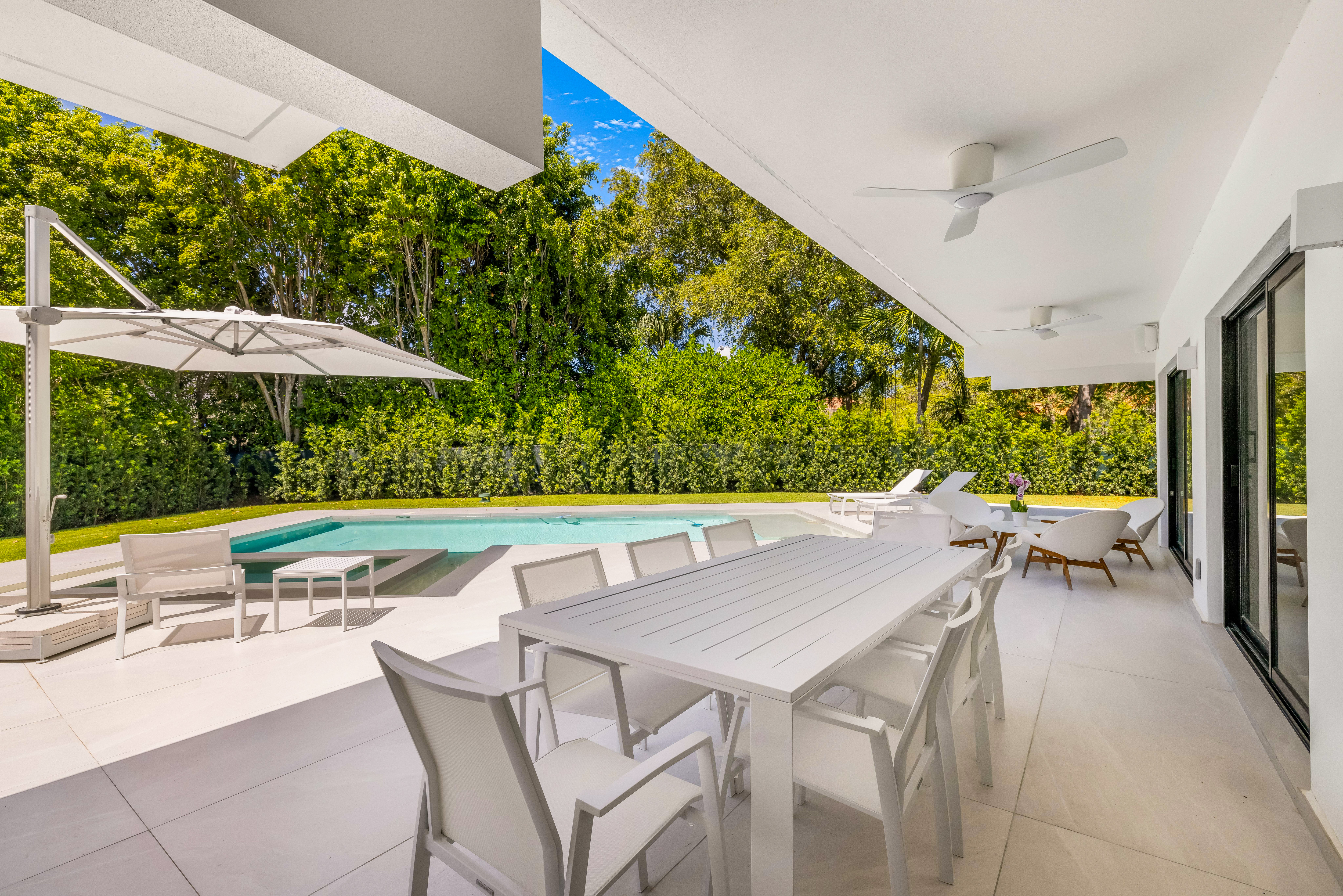 7180 E Lago Drive Coral Gables FL 33143
