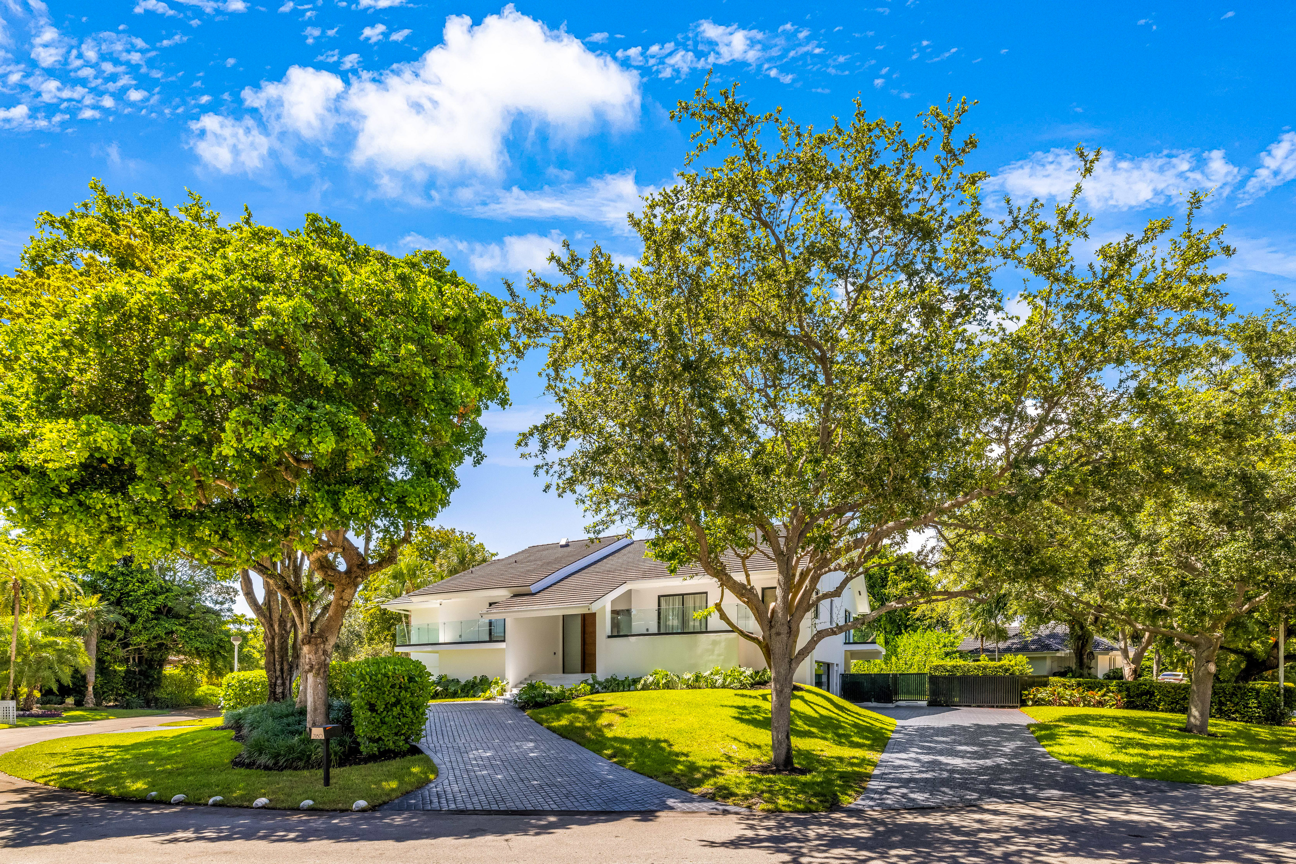 7180 E Lago Drive Coral Gables FL 33143