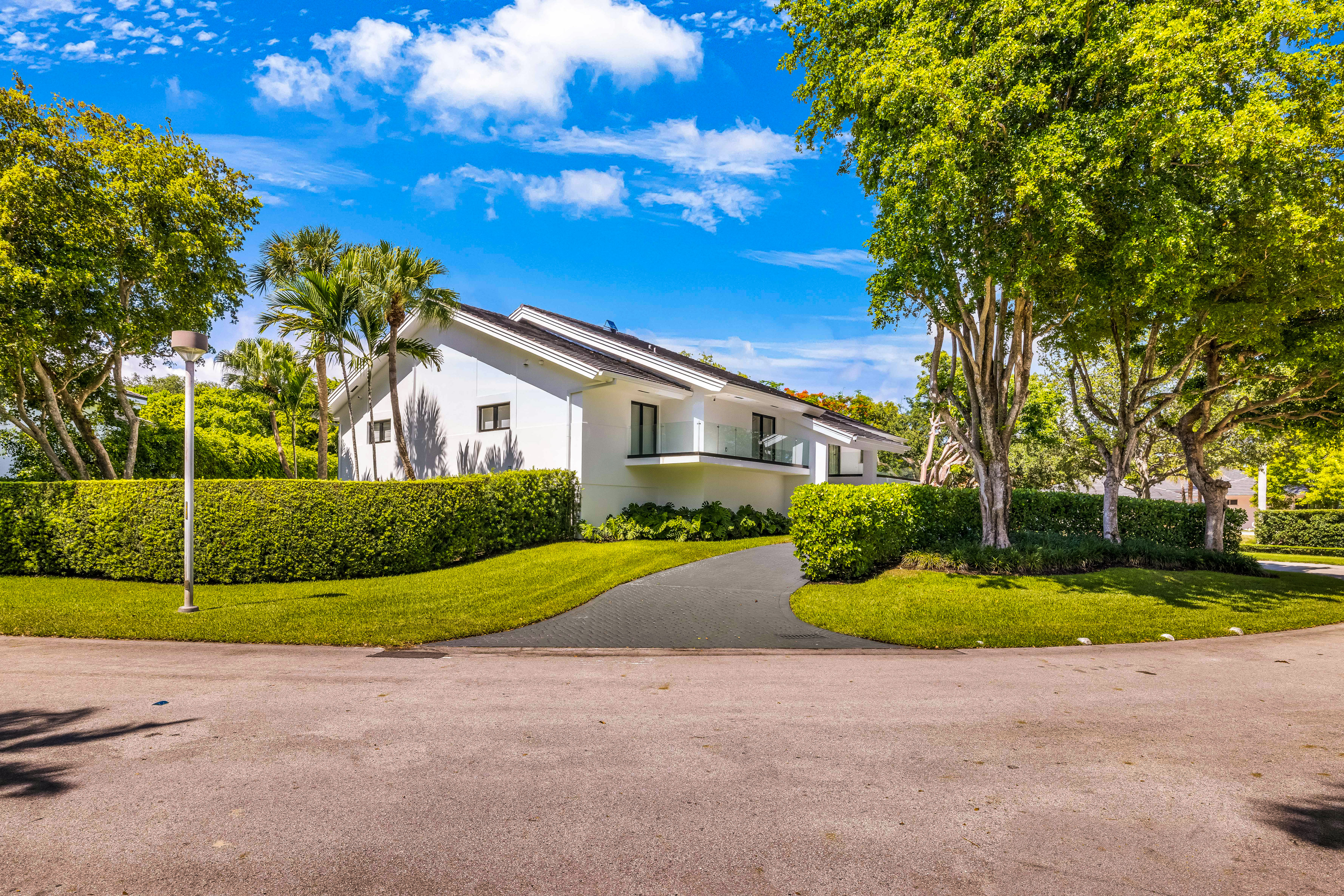 7180 E Lago Drive Coral Gables FL 33143