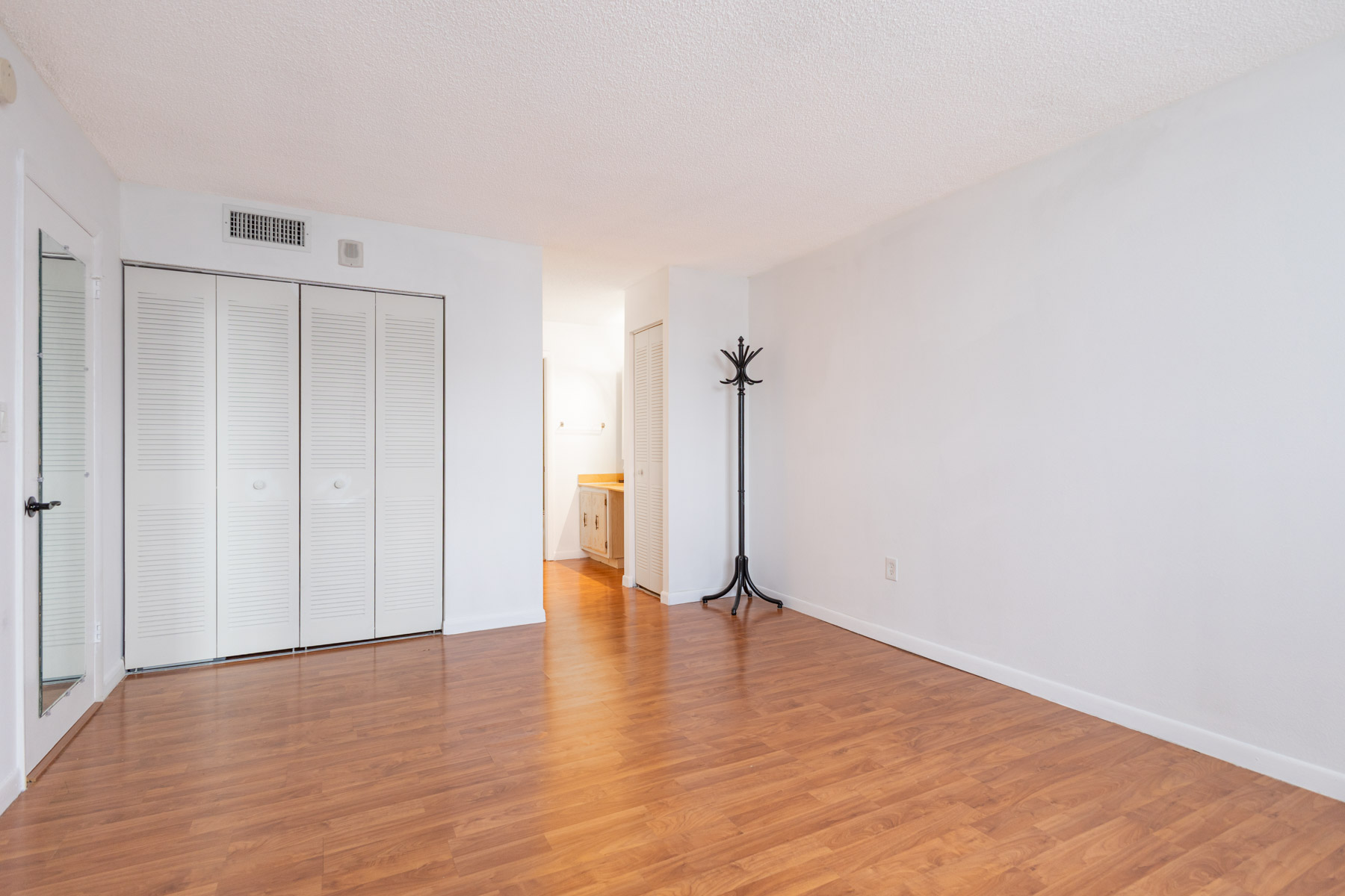 6900 Bay Drive Miami Beach FL 33141