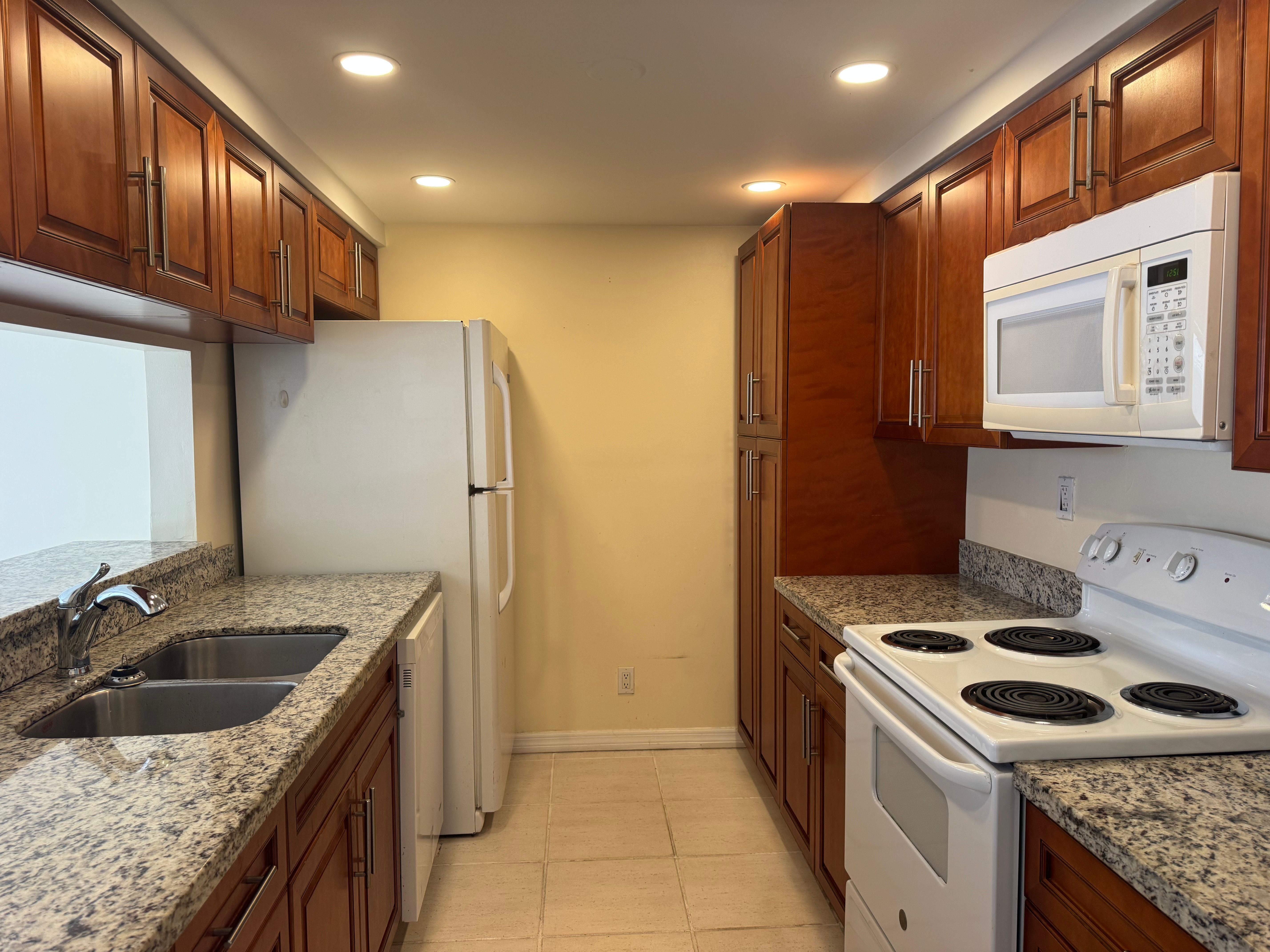 2795 NE 164th Street North Miami Beach FL 33160