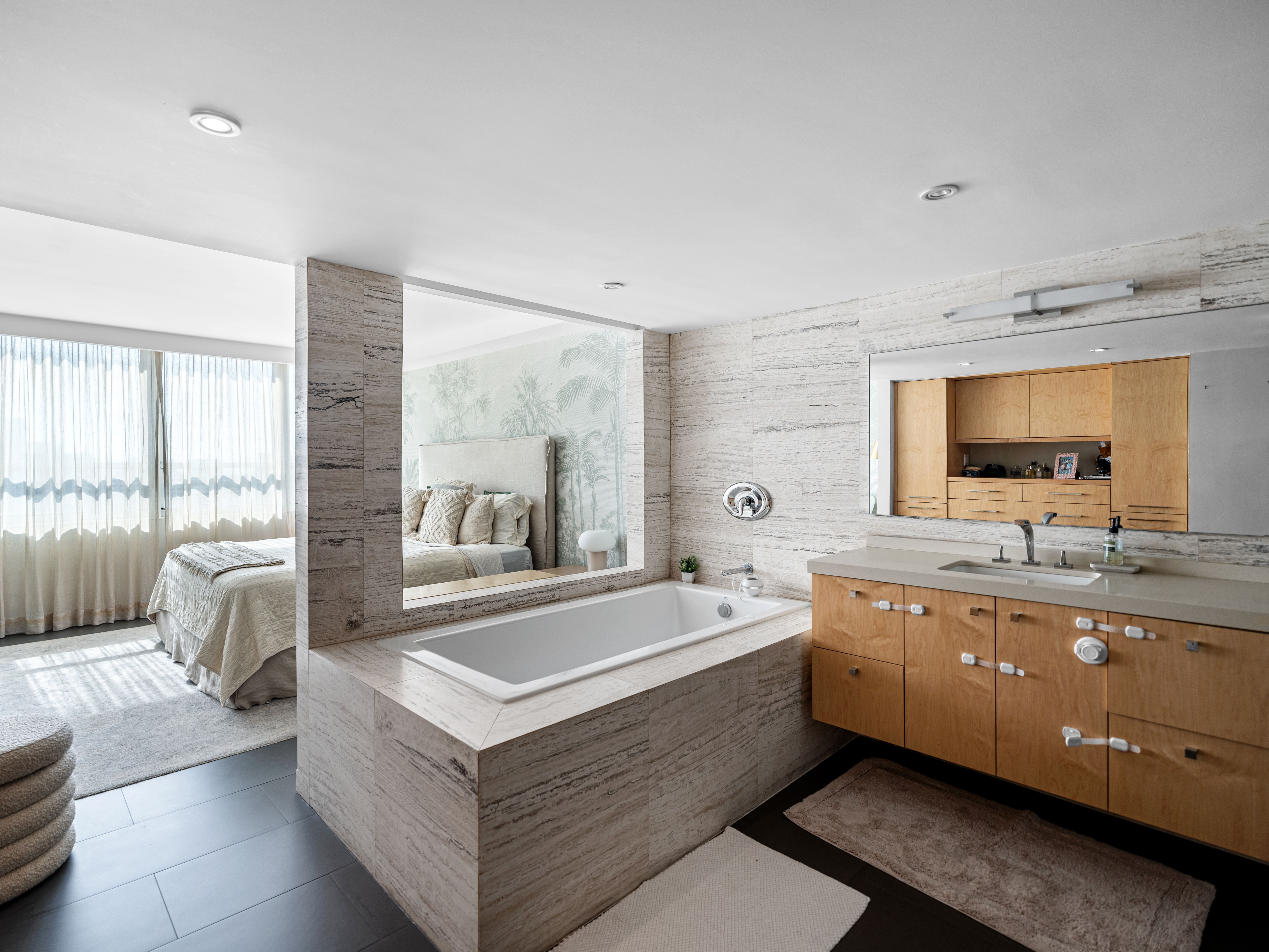 11 Island Avenue Miami Beach FL 33139