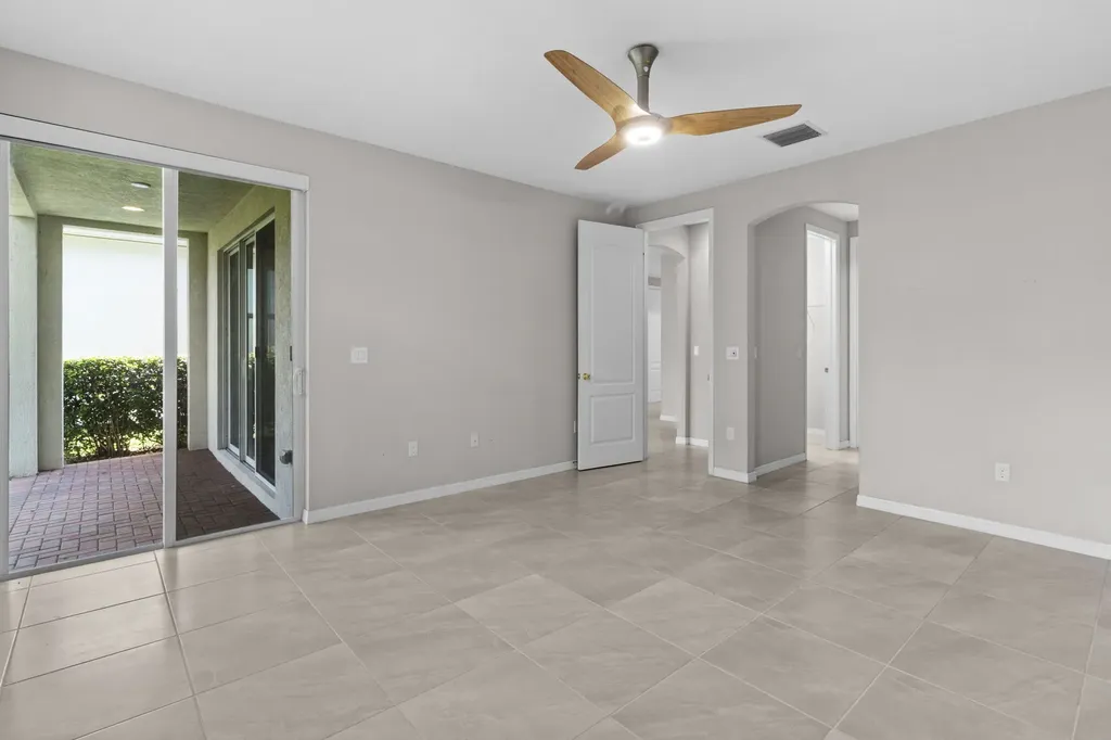 5319 Falcon Trail Davie FL 33314