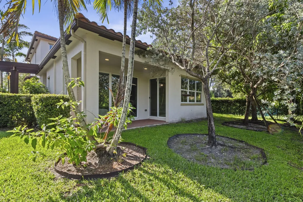 5319 Falcon Trail Davie FL 33314