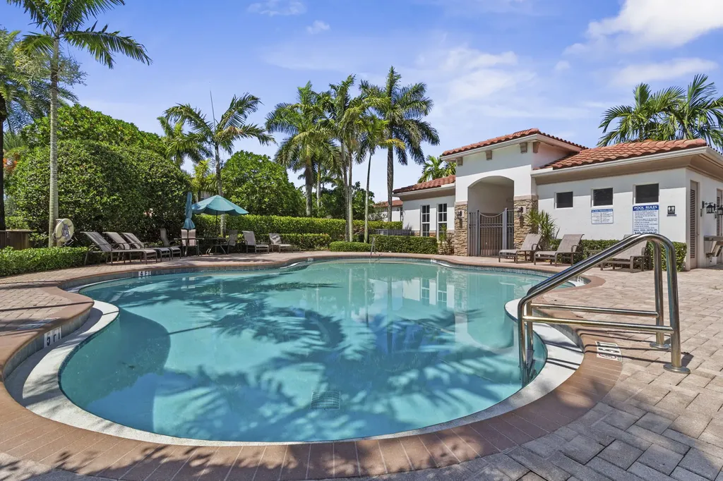 5319 Falcon Trail Davie FL 33314