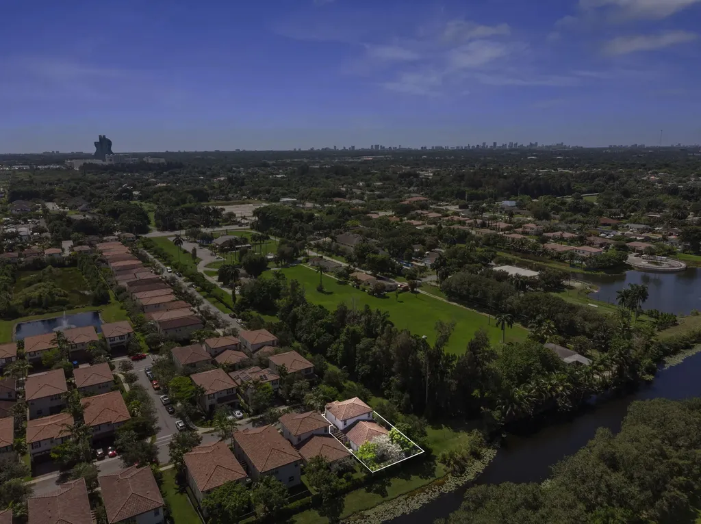 5319 Falcon Trail Davie FL 33314