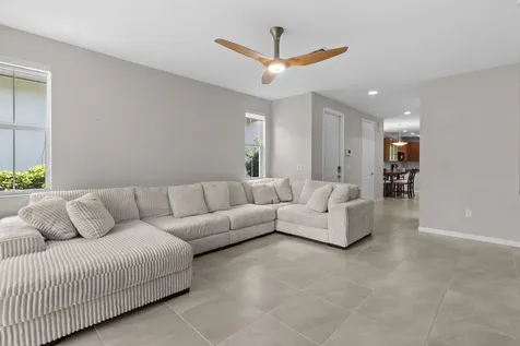 5319 Falcon Trail Davie FL 33314