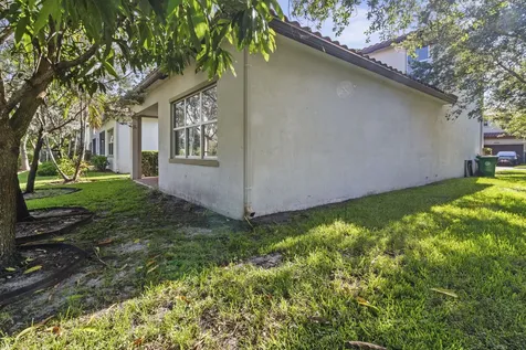 5319 Falcon Trail Davie FL 33314