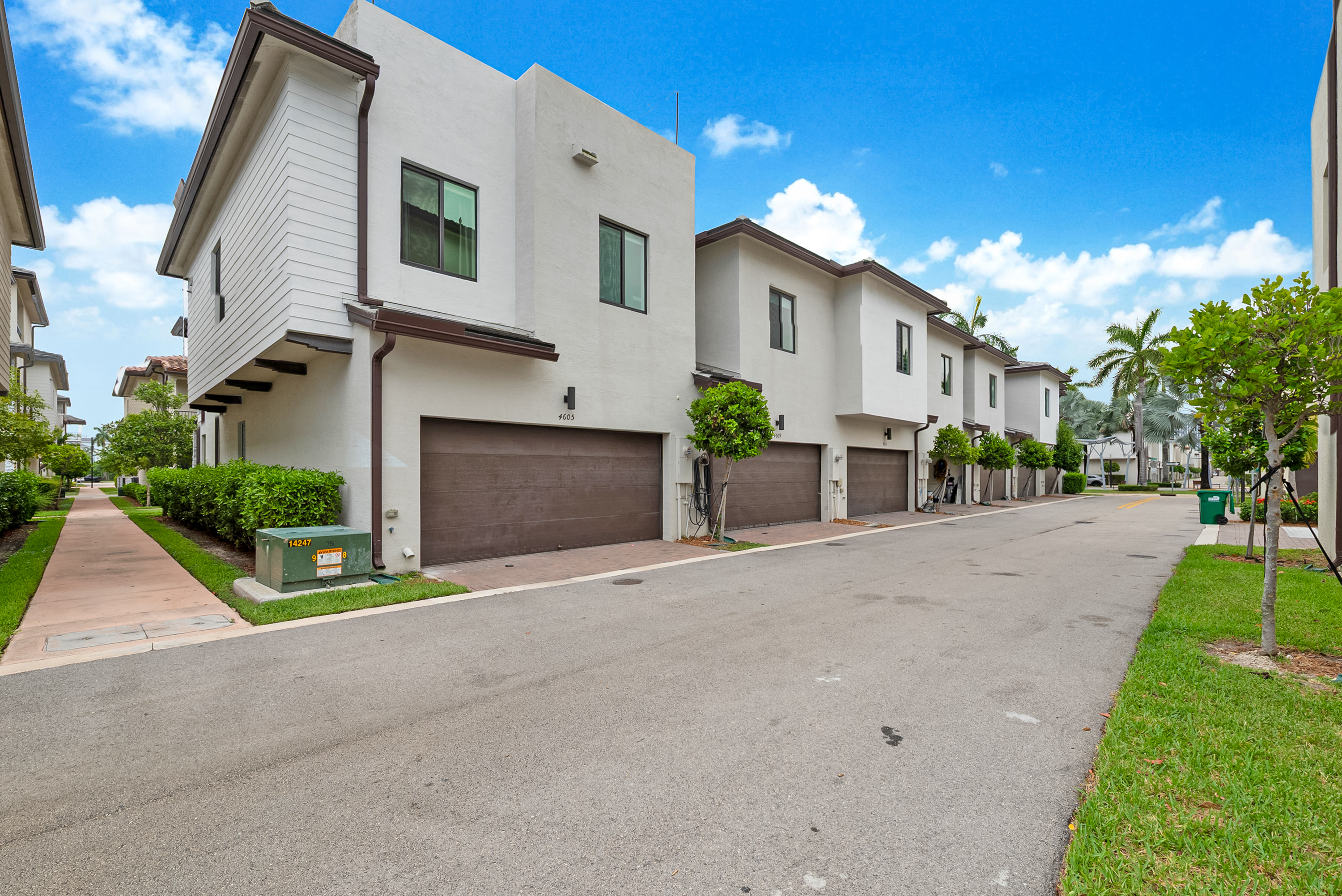 4605 NW 83rd Path Doral FL 33166