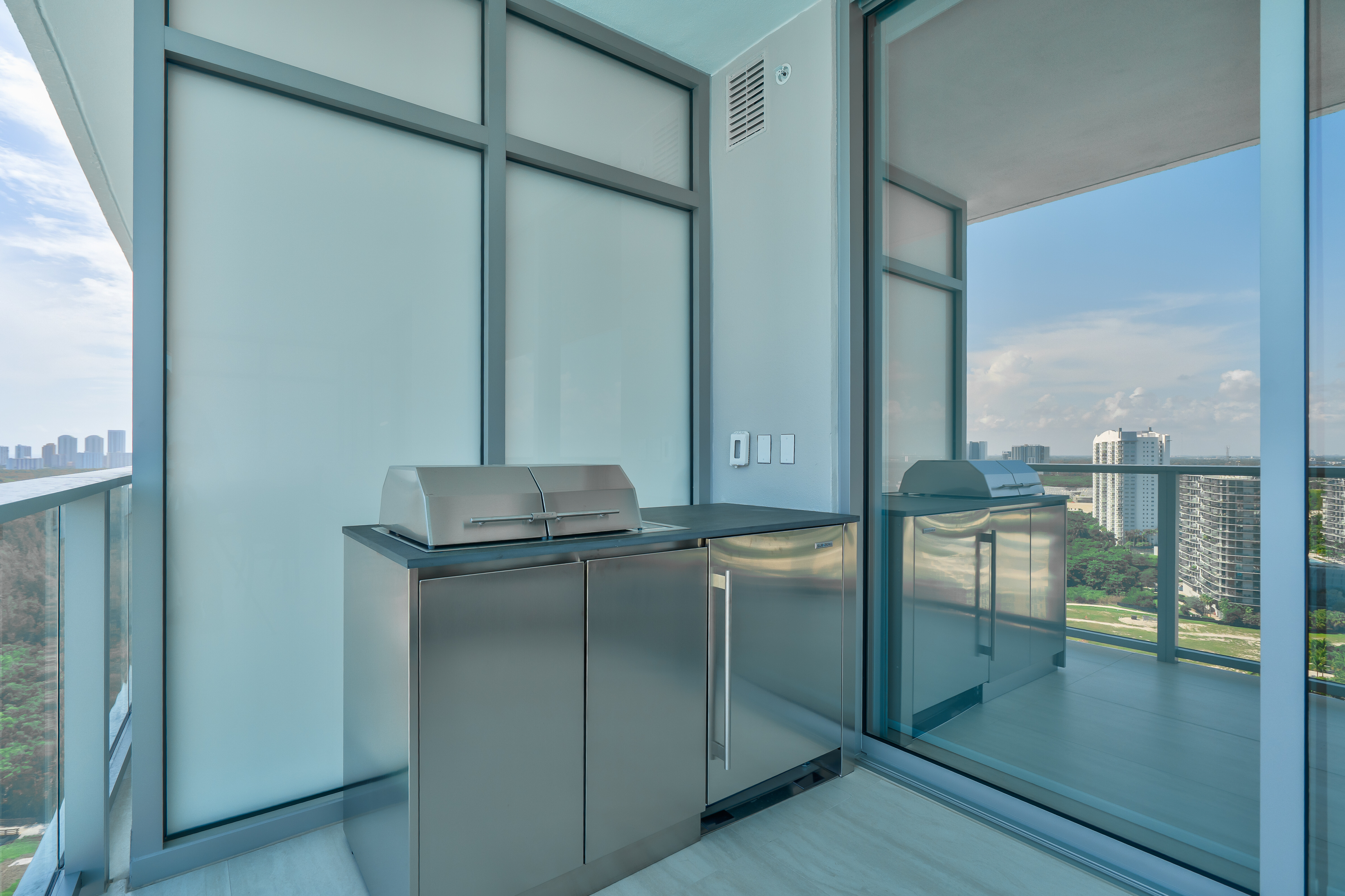 2411 Laguna Circle Miami FL 33181