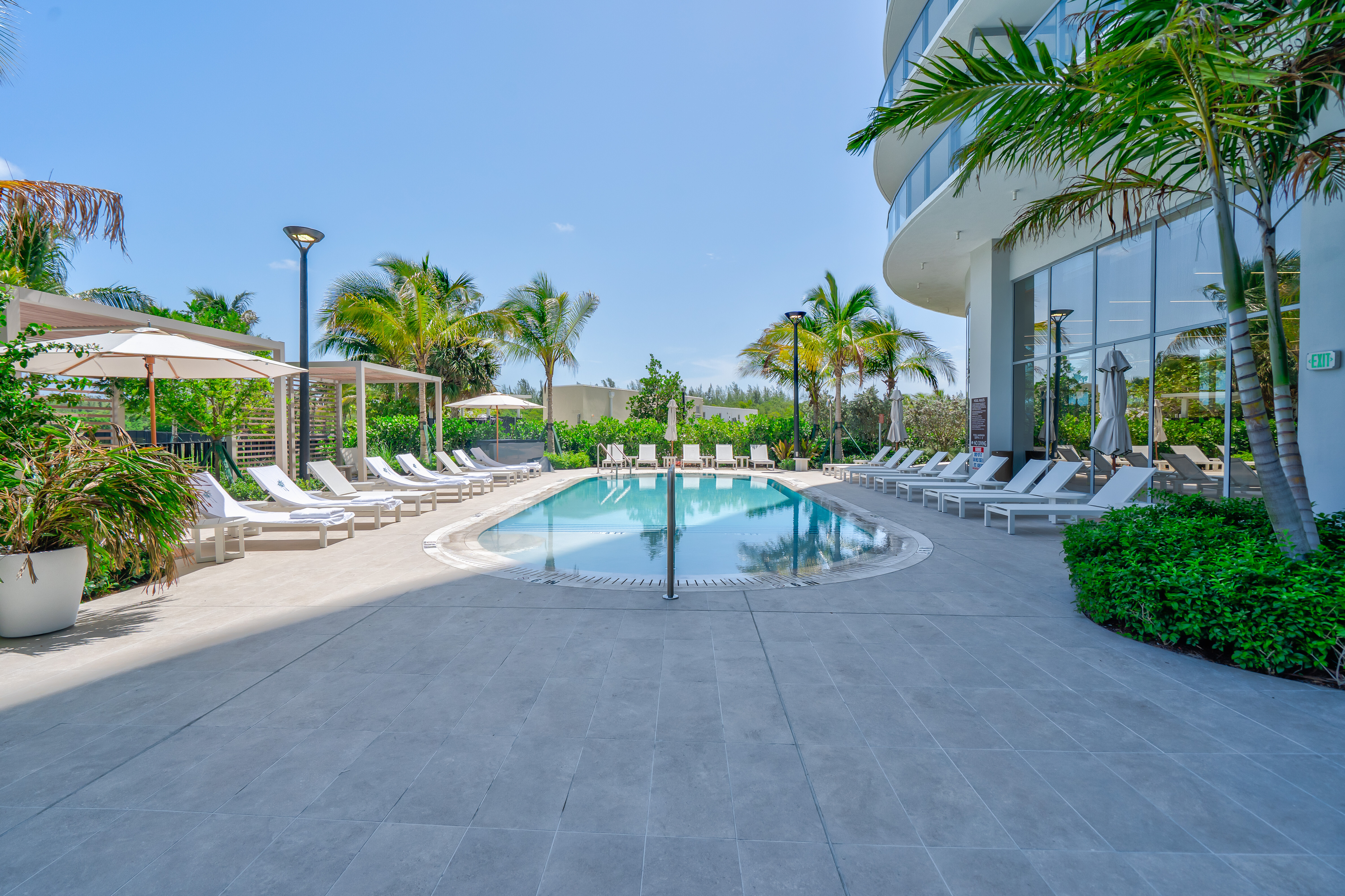 2411 Laguna Circle Miami FL 33181