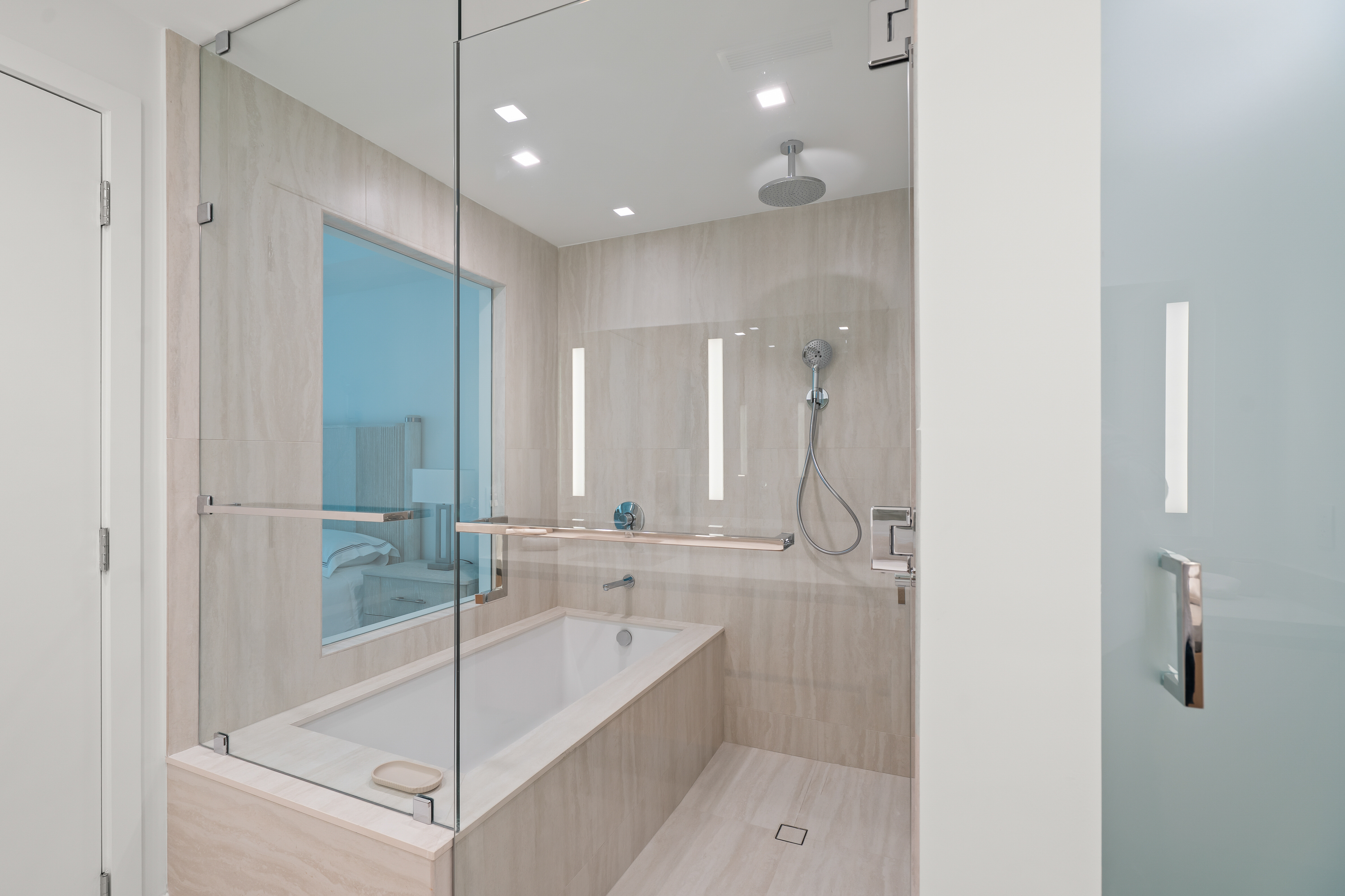 2411 Laguna Circle Miami FL 33181