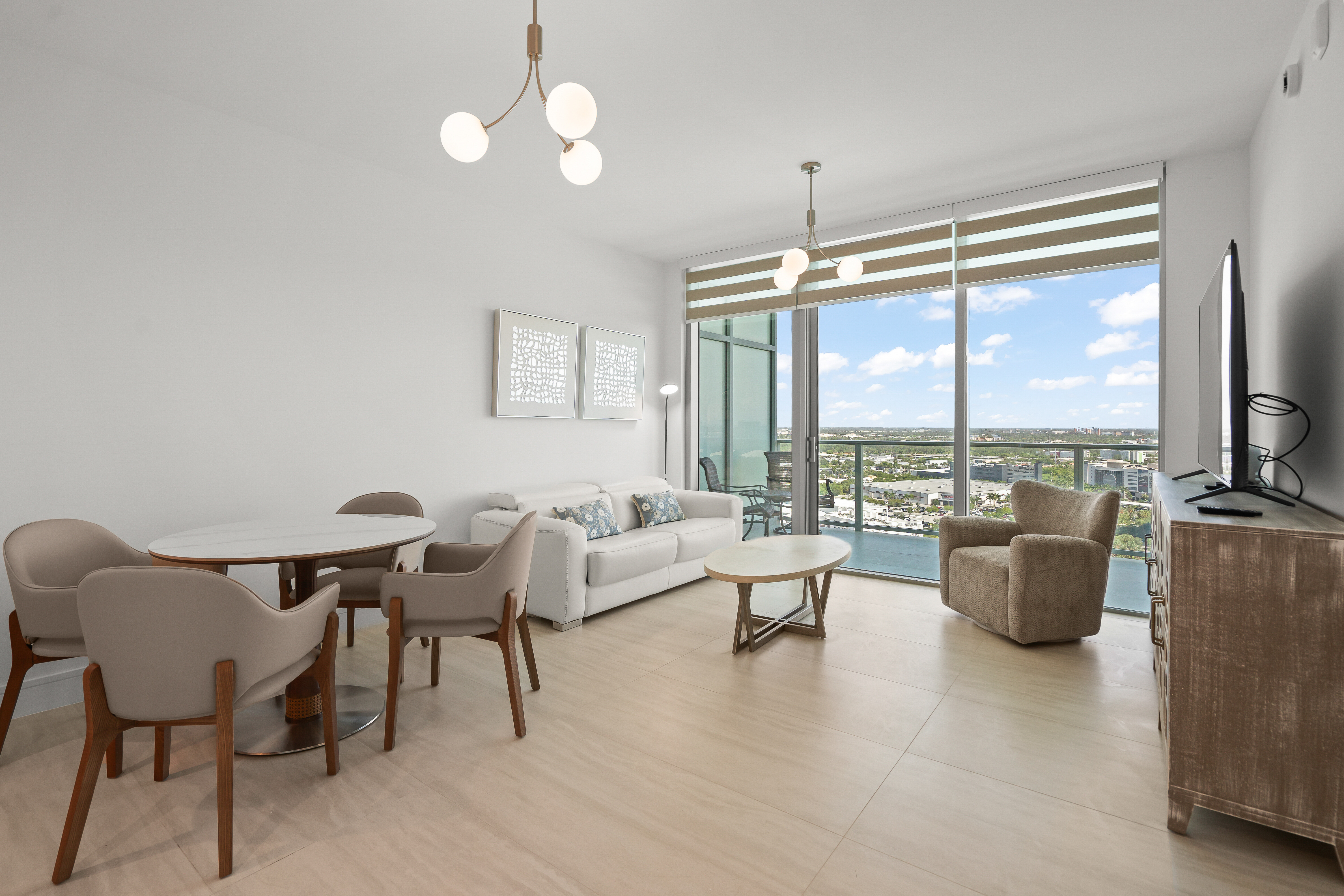 2411 Laguna Circle Miami FL 33181