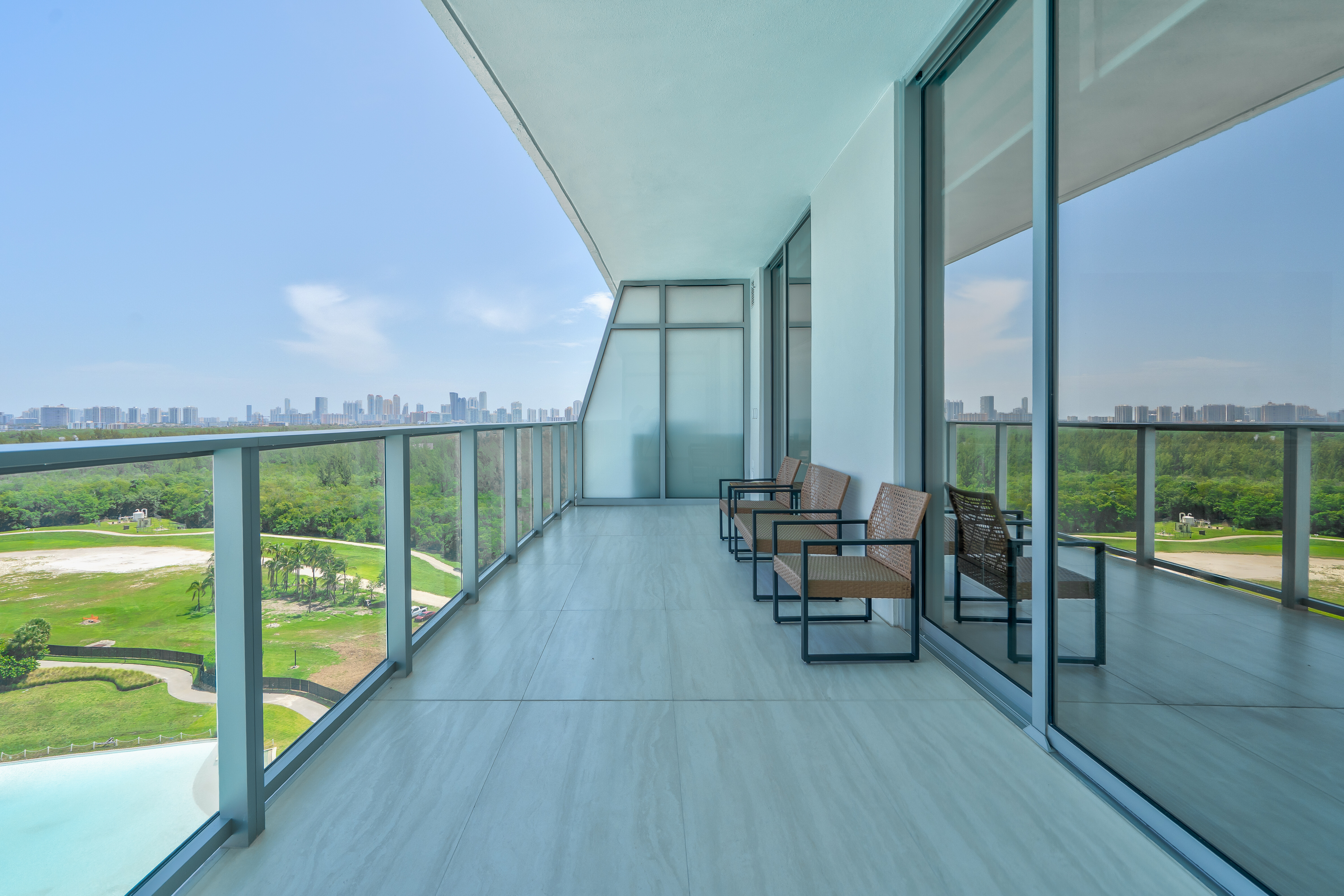 2411 Laguna Circle Miami FL 33181