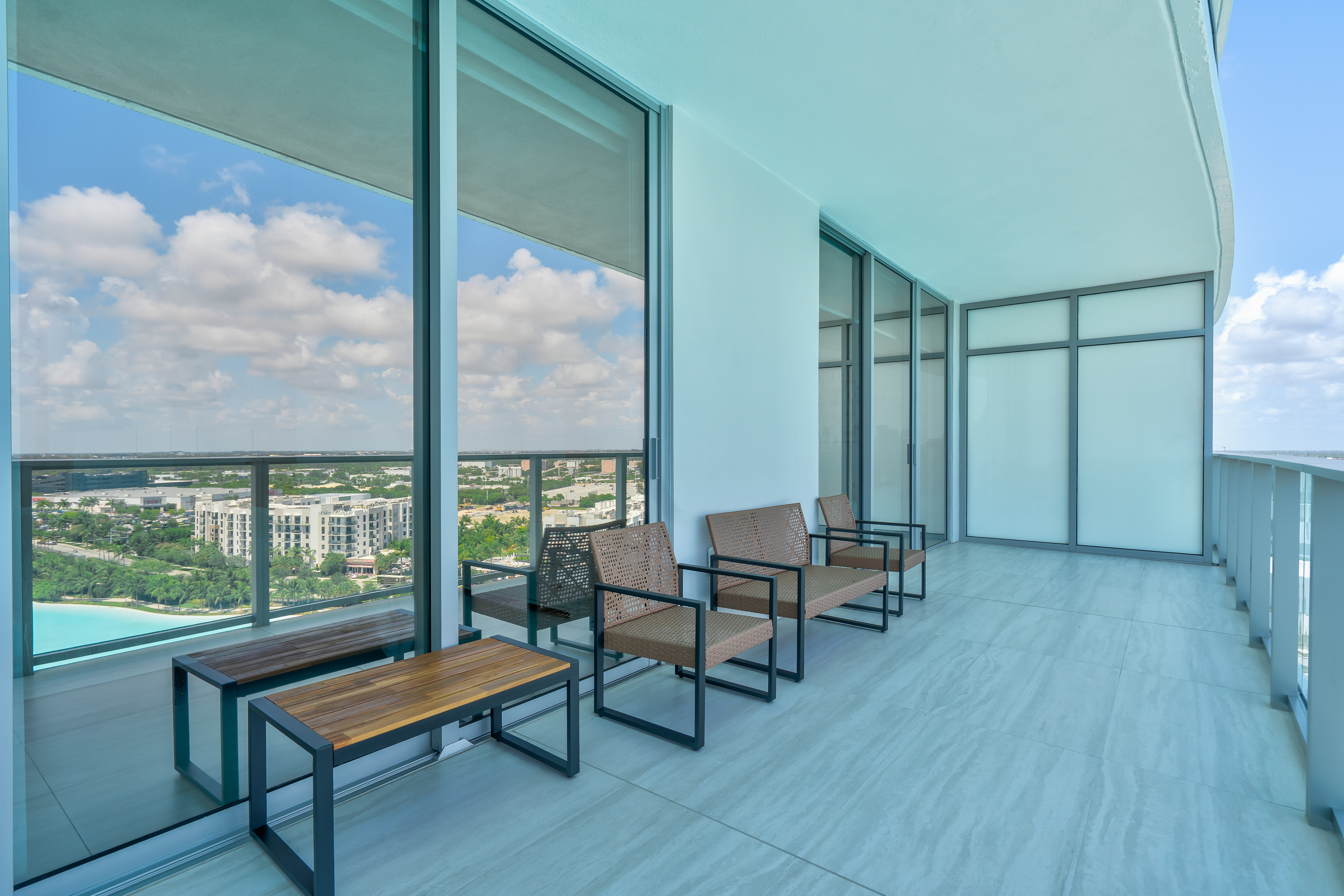 2411 Laguna Circle Miami FL 33181