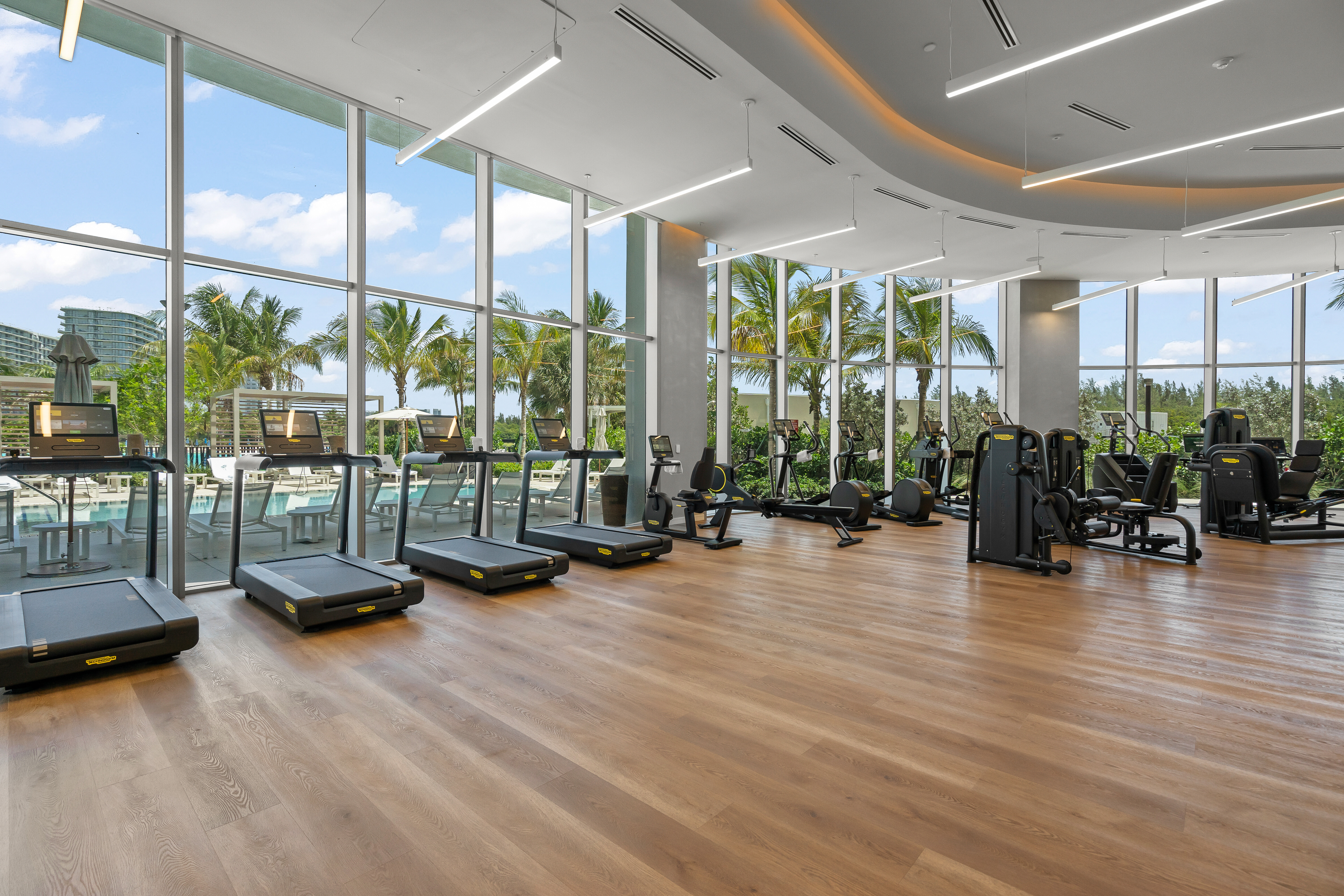 2411 Laguna Circle Miami FL 33181