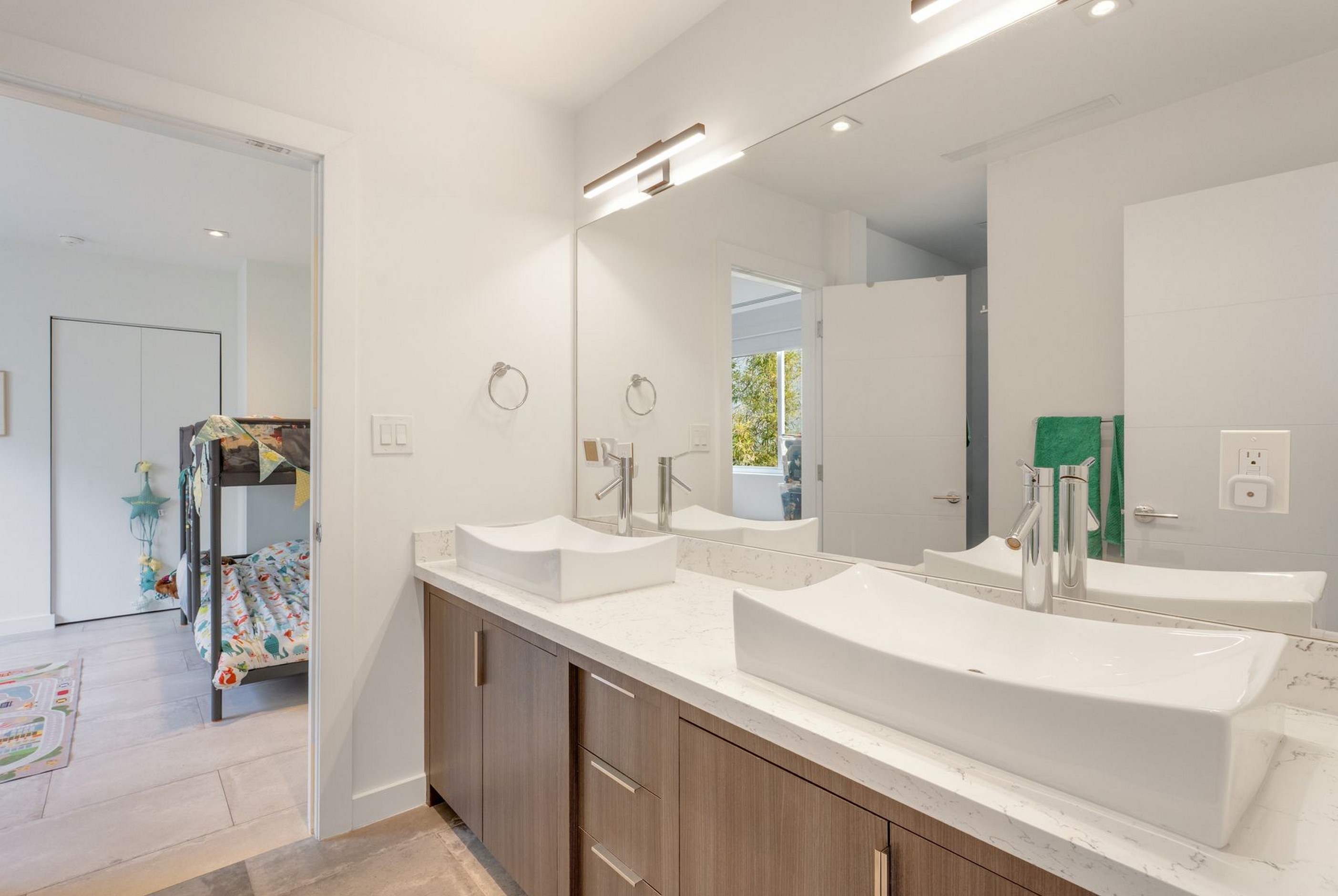 2908 Virginia Street Miami FL 33133