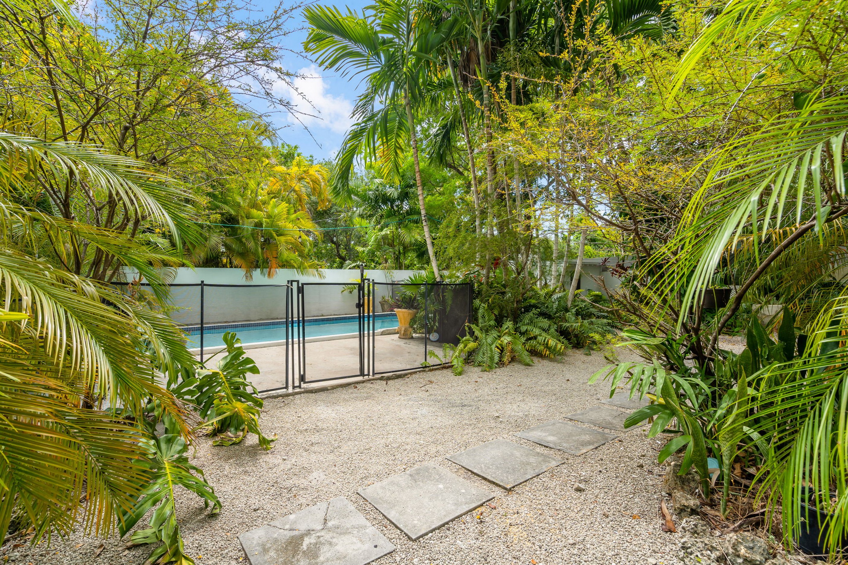 5390 Sunset Drive Miami FL 33143
