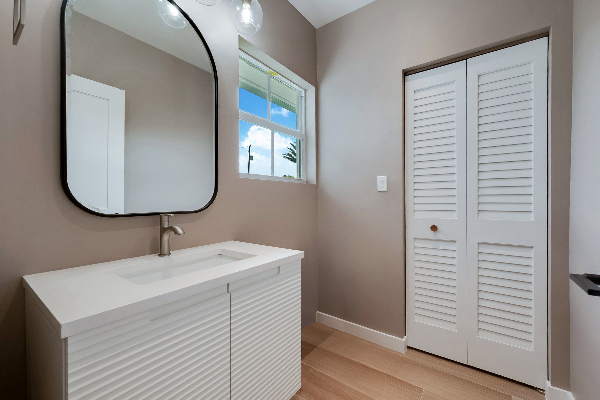 6356 SW 14th Street West Miami FL 33144