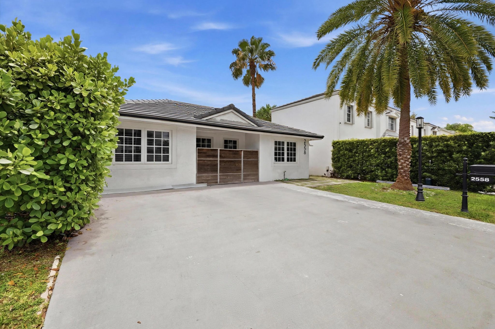 2558 NE 206th Terrace Aventura FL 33180