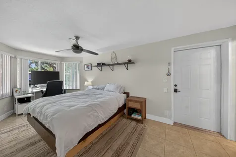 211 South 57th Way Hollywood FL 33023