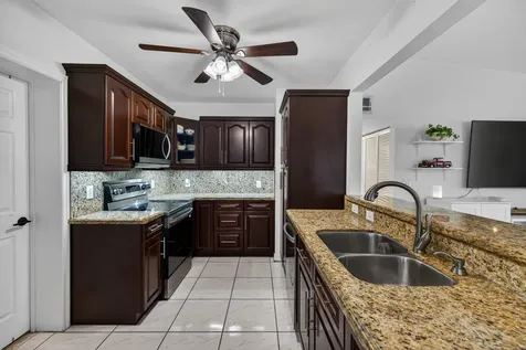 211 South 57th Way Hollywood FL 33023