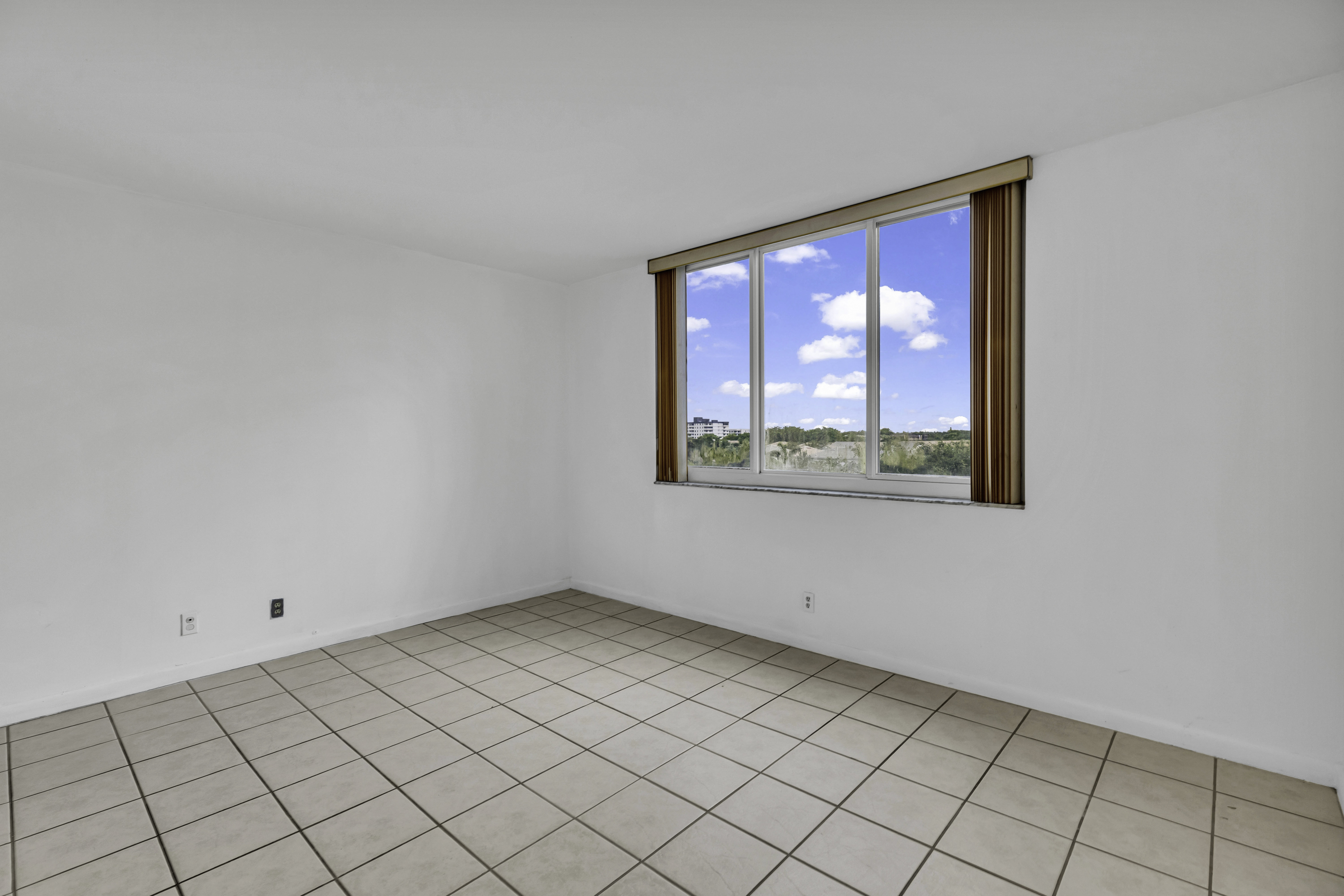 4200 Hillcrest Drive Hollywood FL 33021