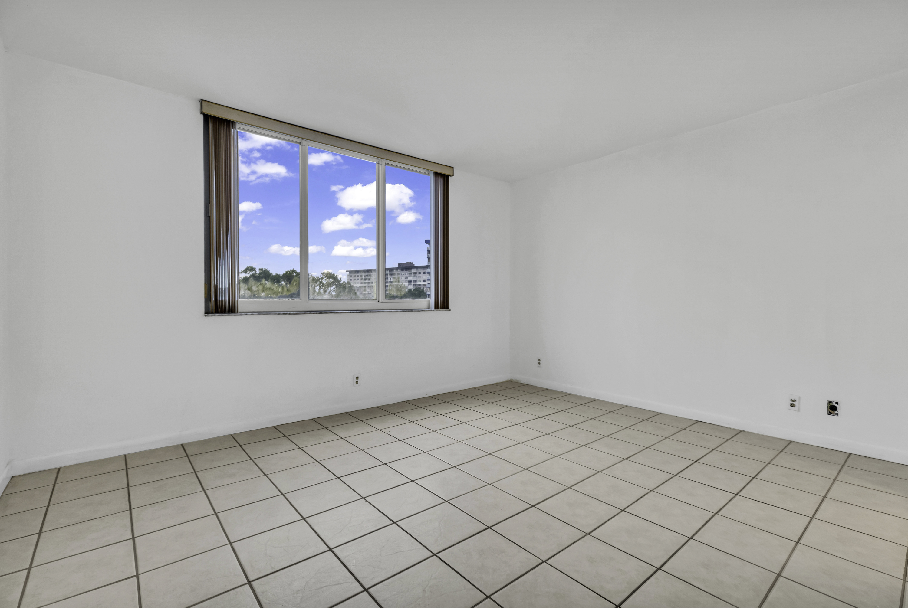 4200 Hillcrest Drive Hollywood FL 33021