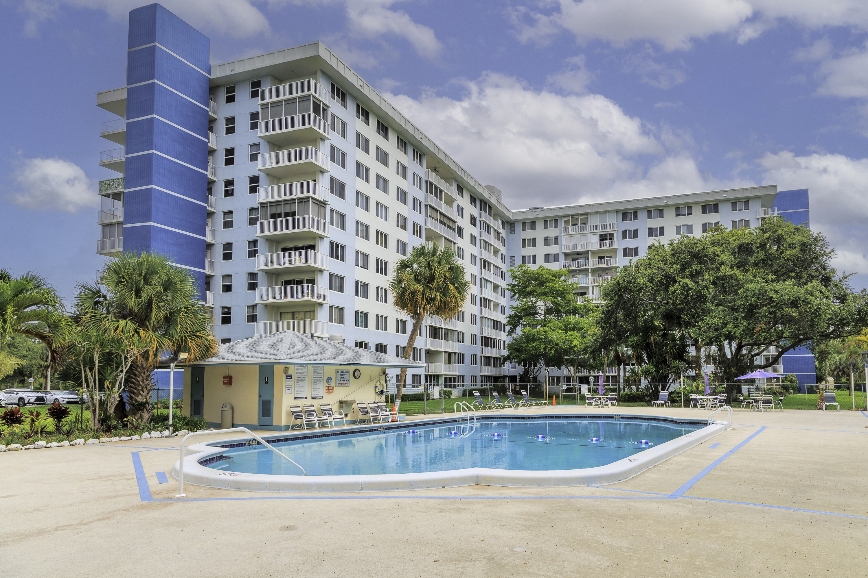 4200 Hillcrest Drive Hollywood FL 33021