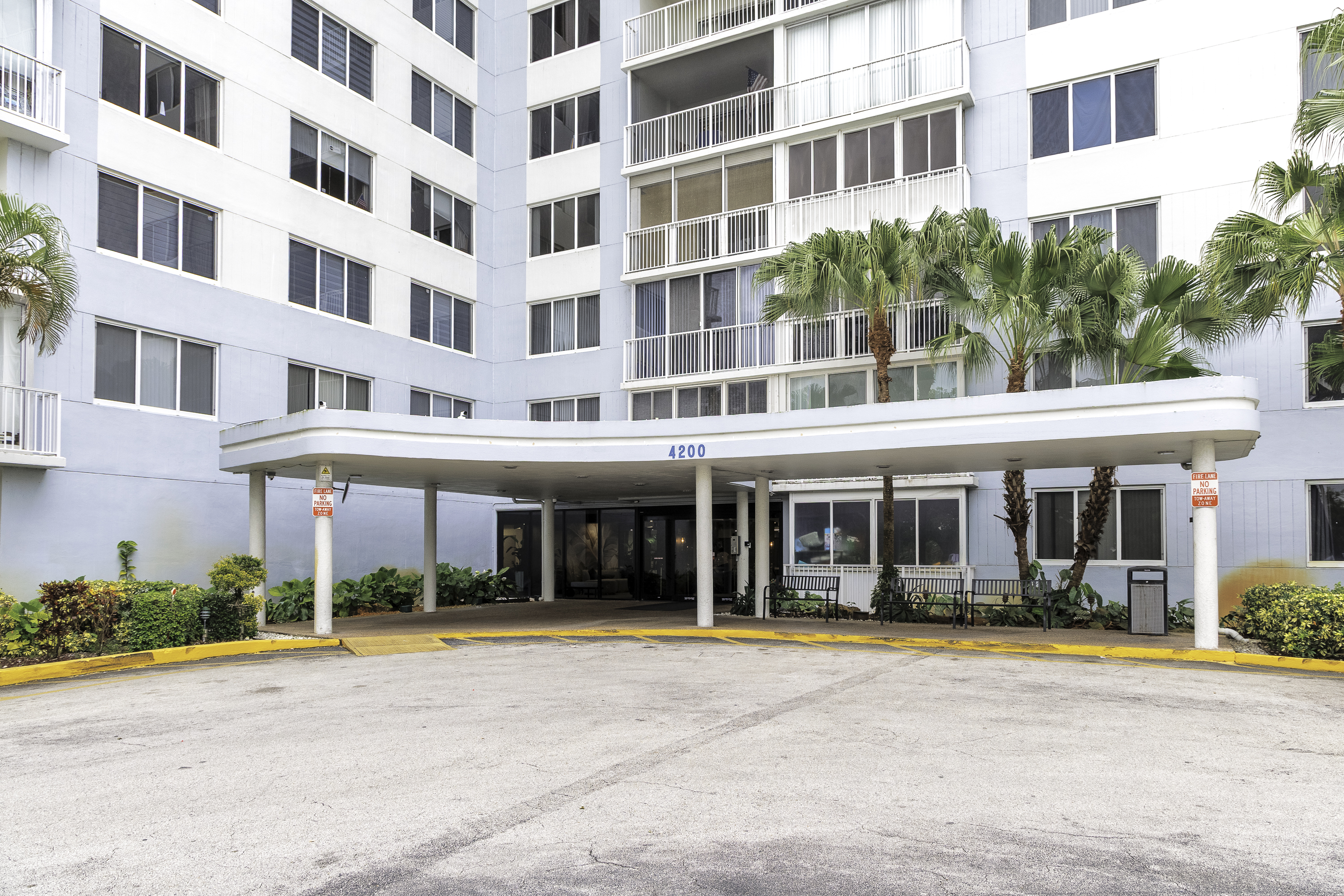 4200 Hillcrest Drive Hollywood FL 33021